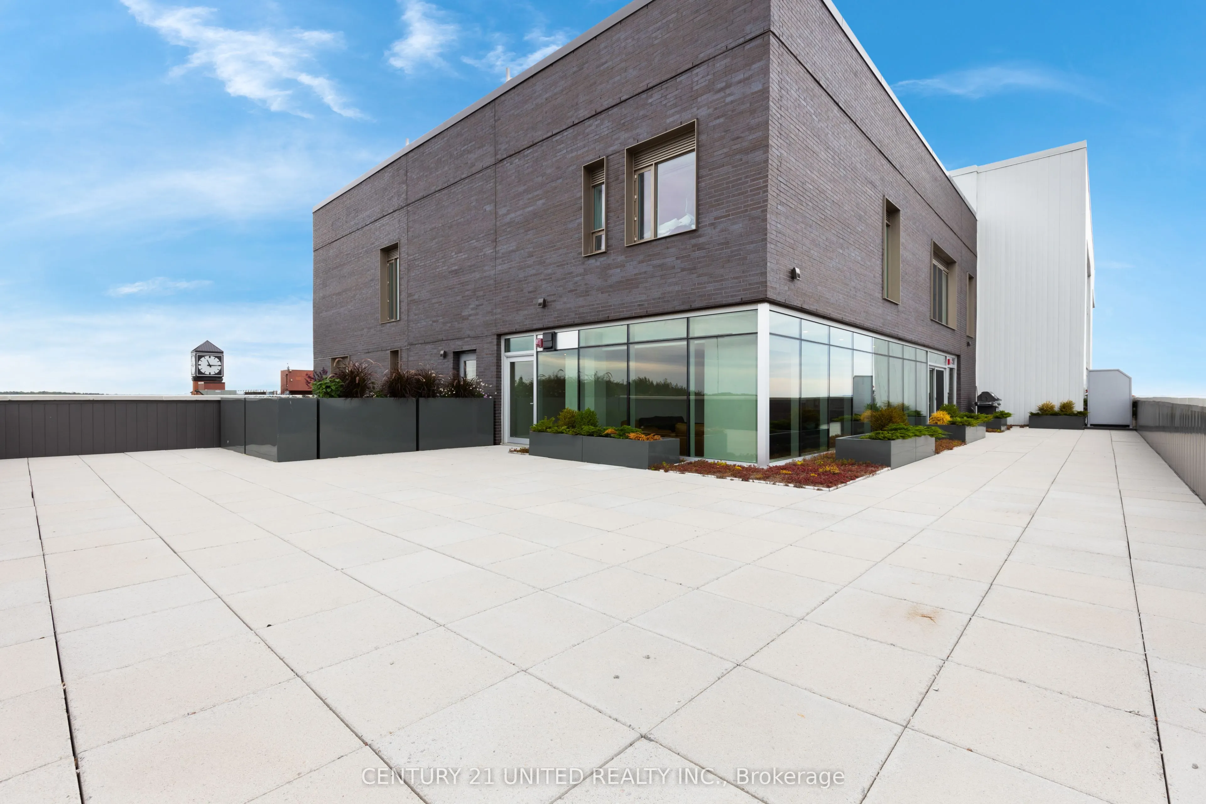195 Hunter Street E, #705