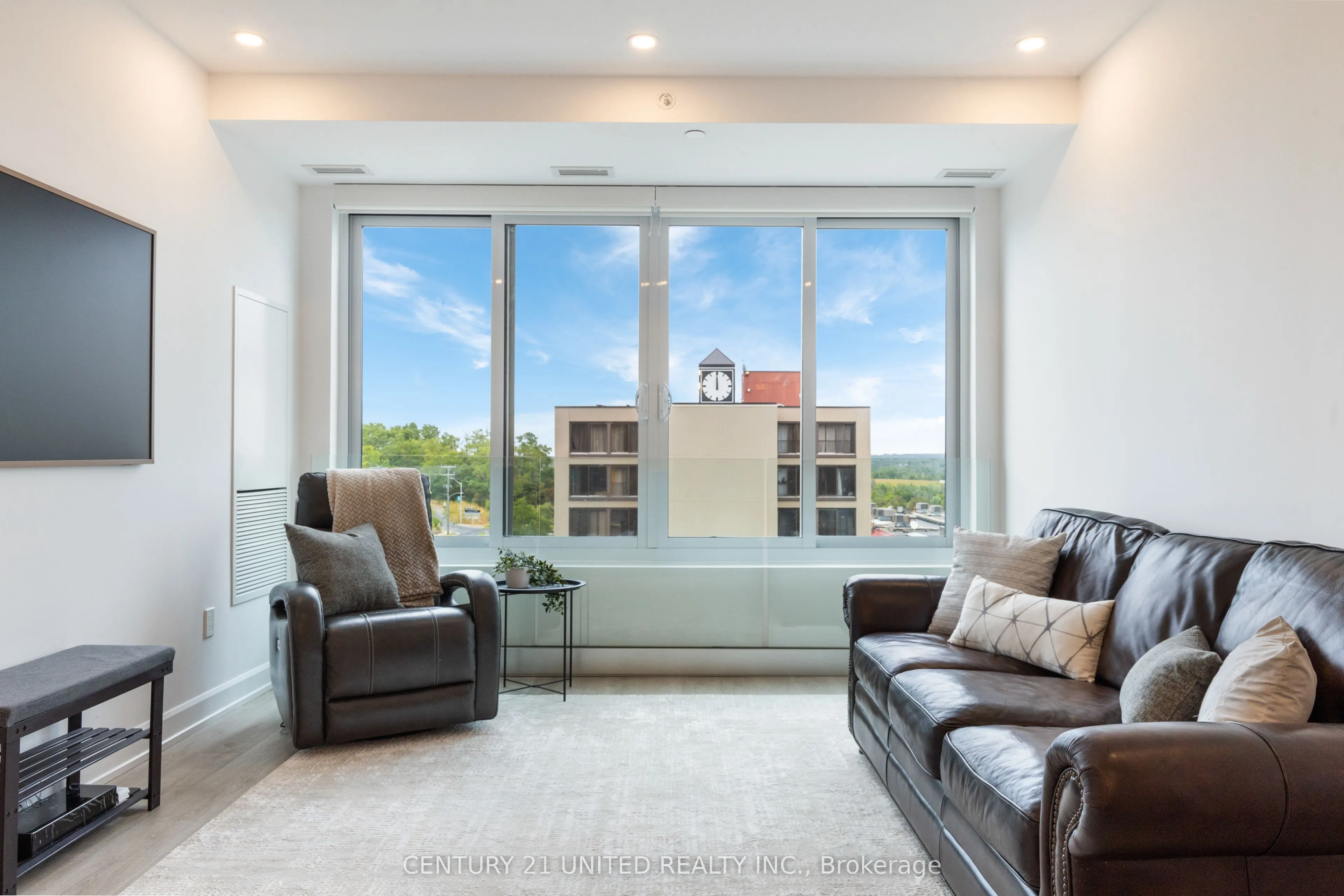 195 Hunter Street E, #705