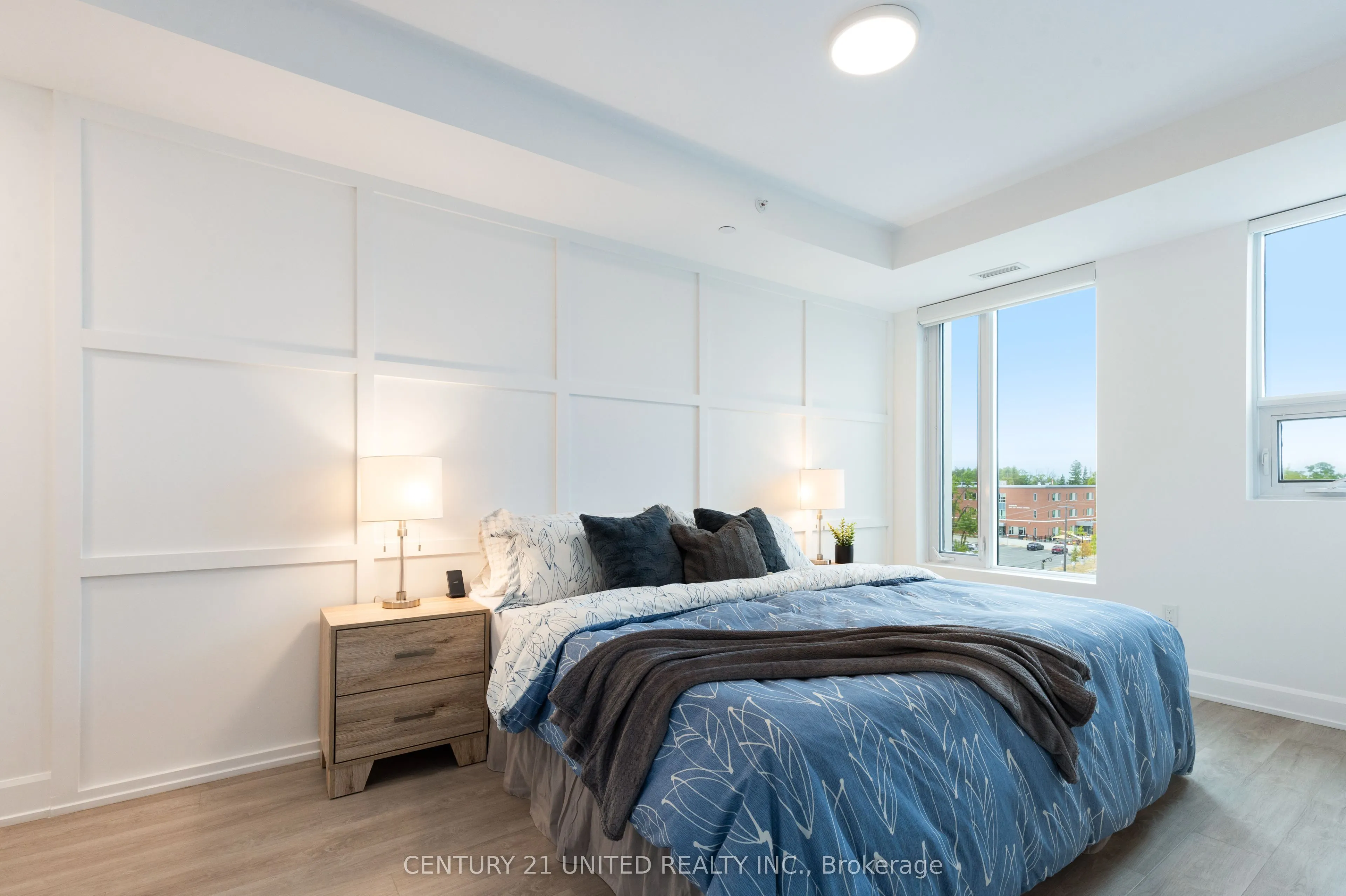 195 Hunter Street E, #705