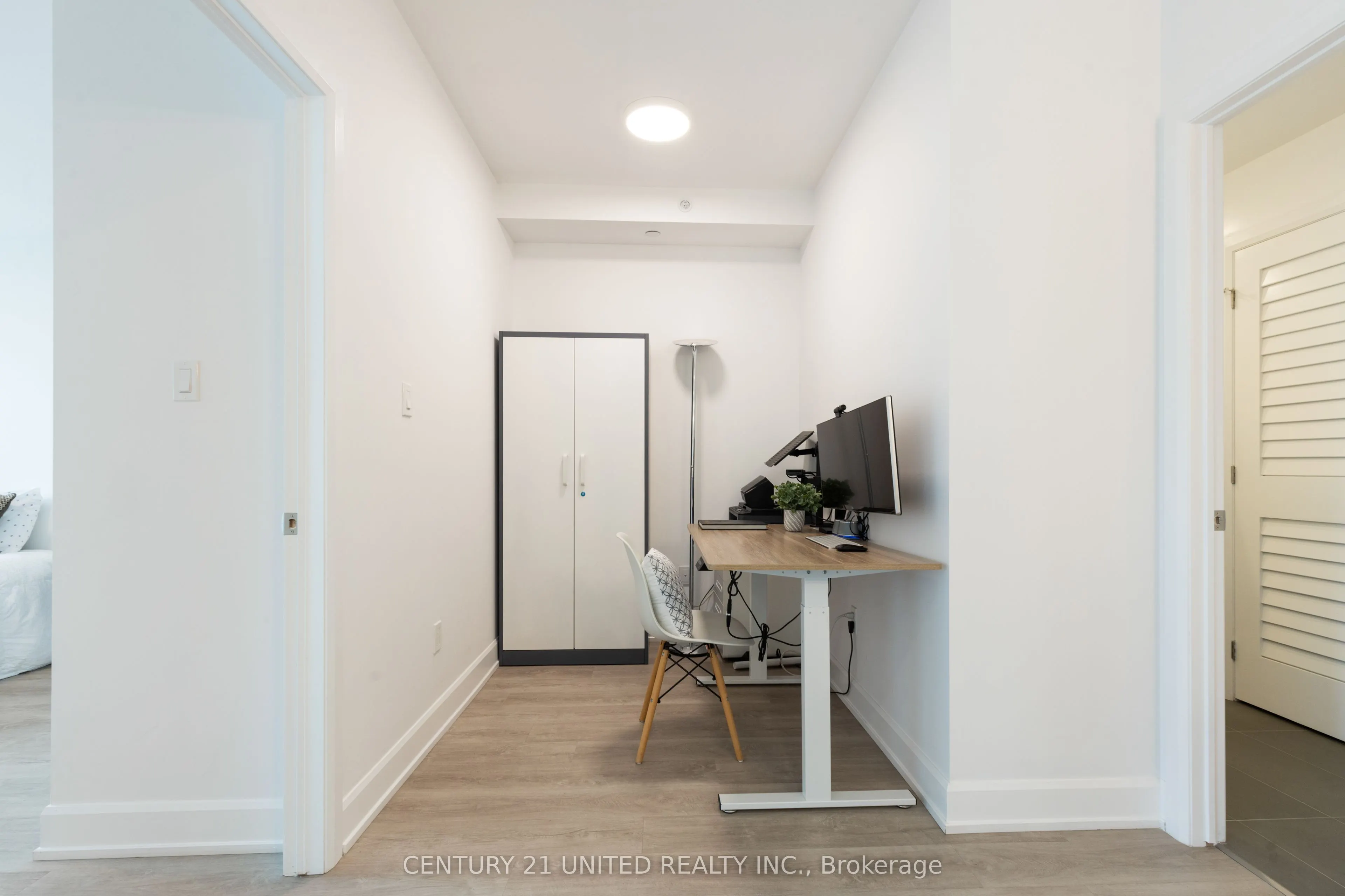 195 Hunter Street E, #705