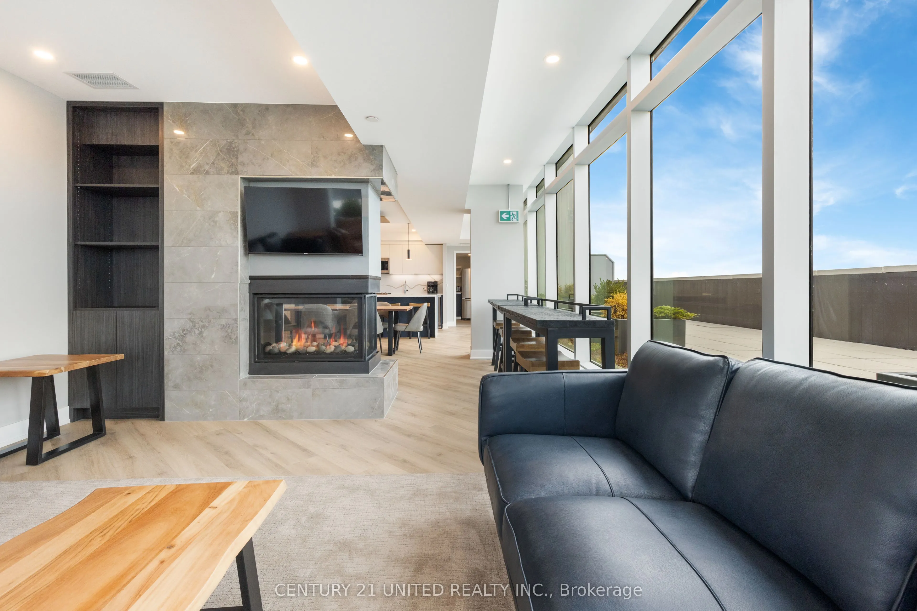 195 Hunter Street E, #705