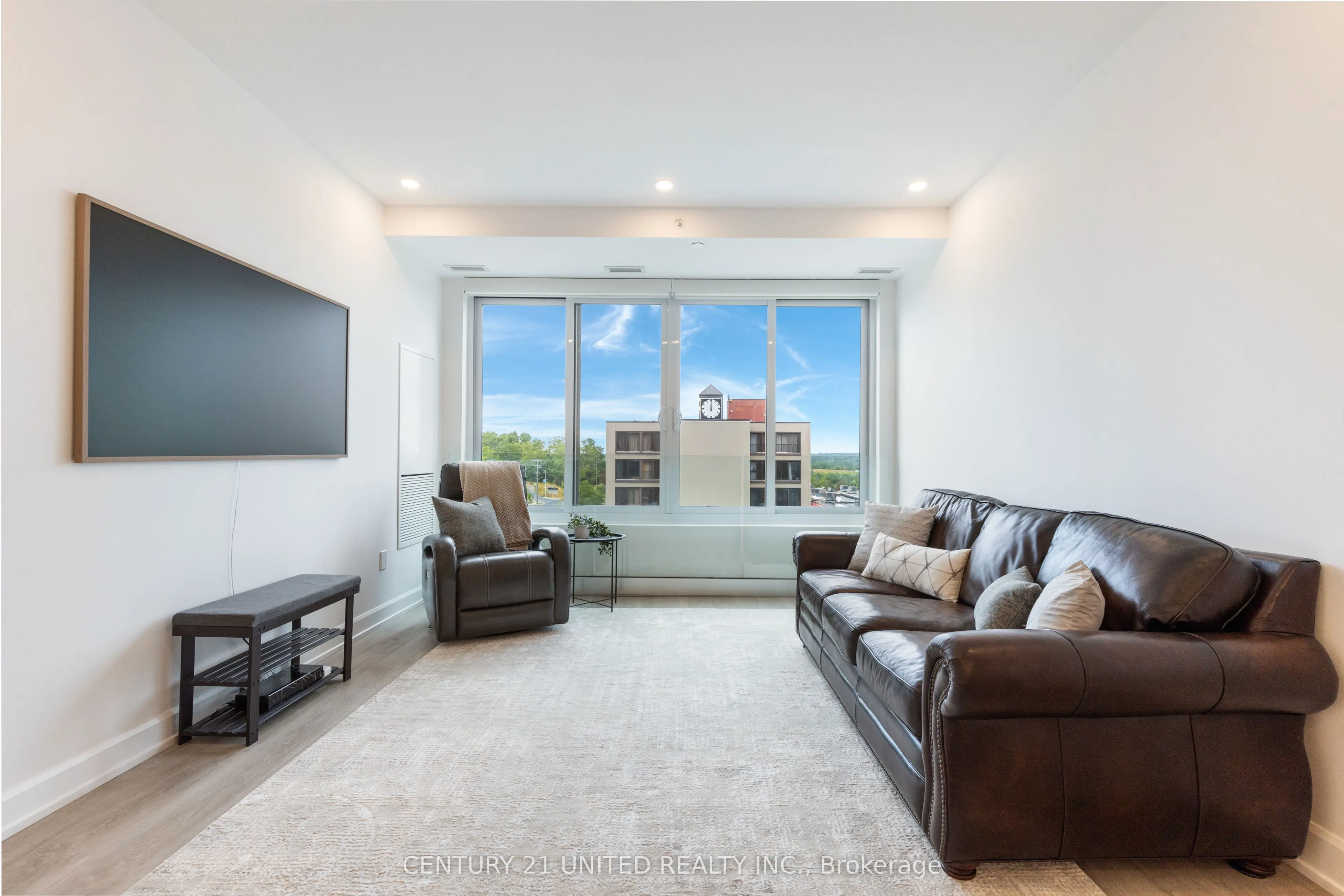 195 Hunter Street E, #705