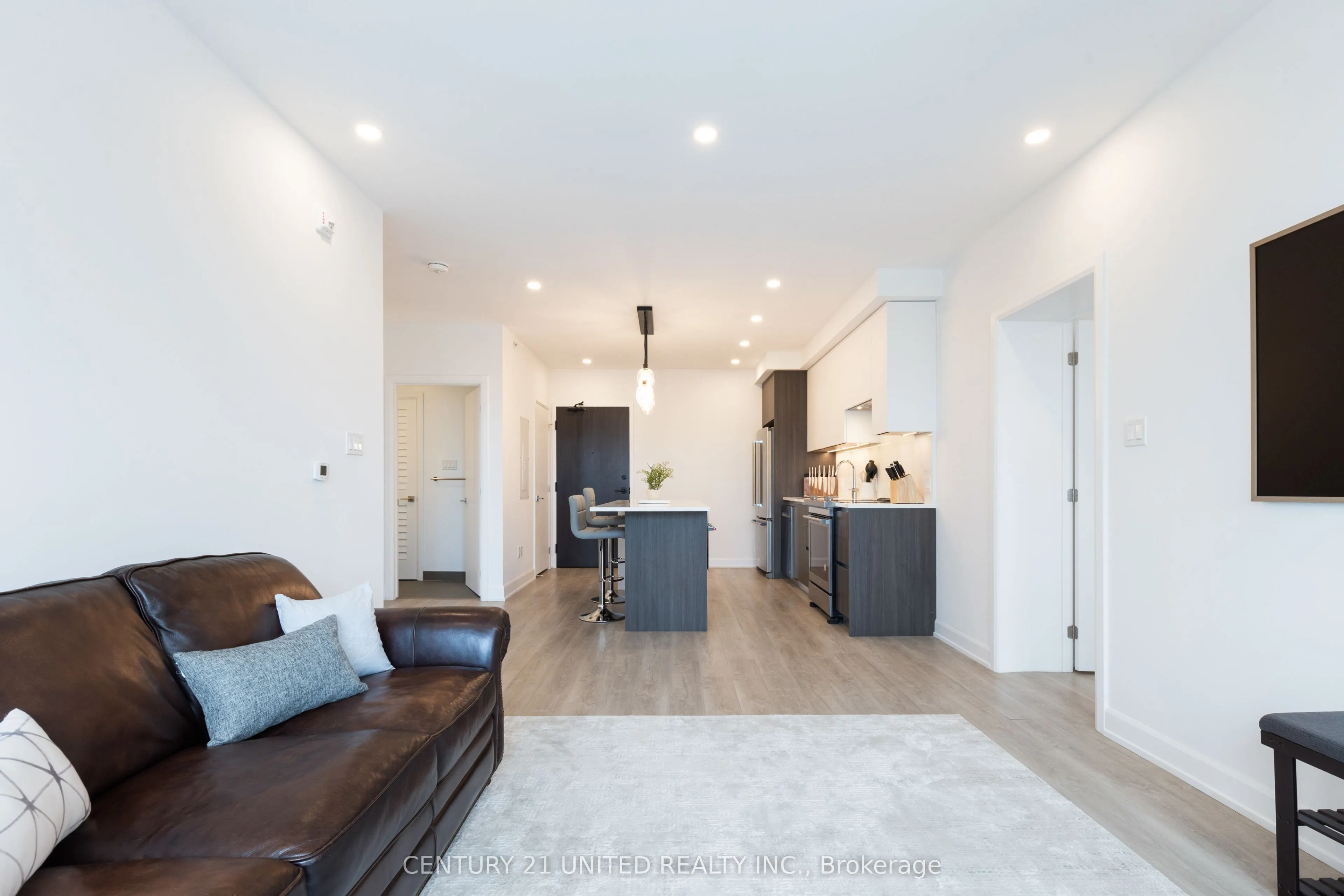 195 Hunter Street E, #705