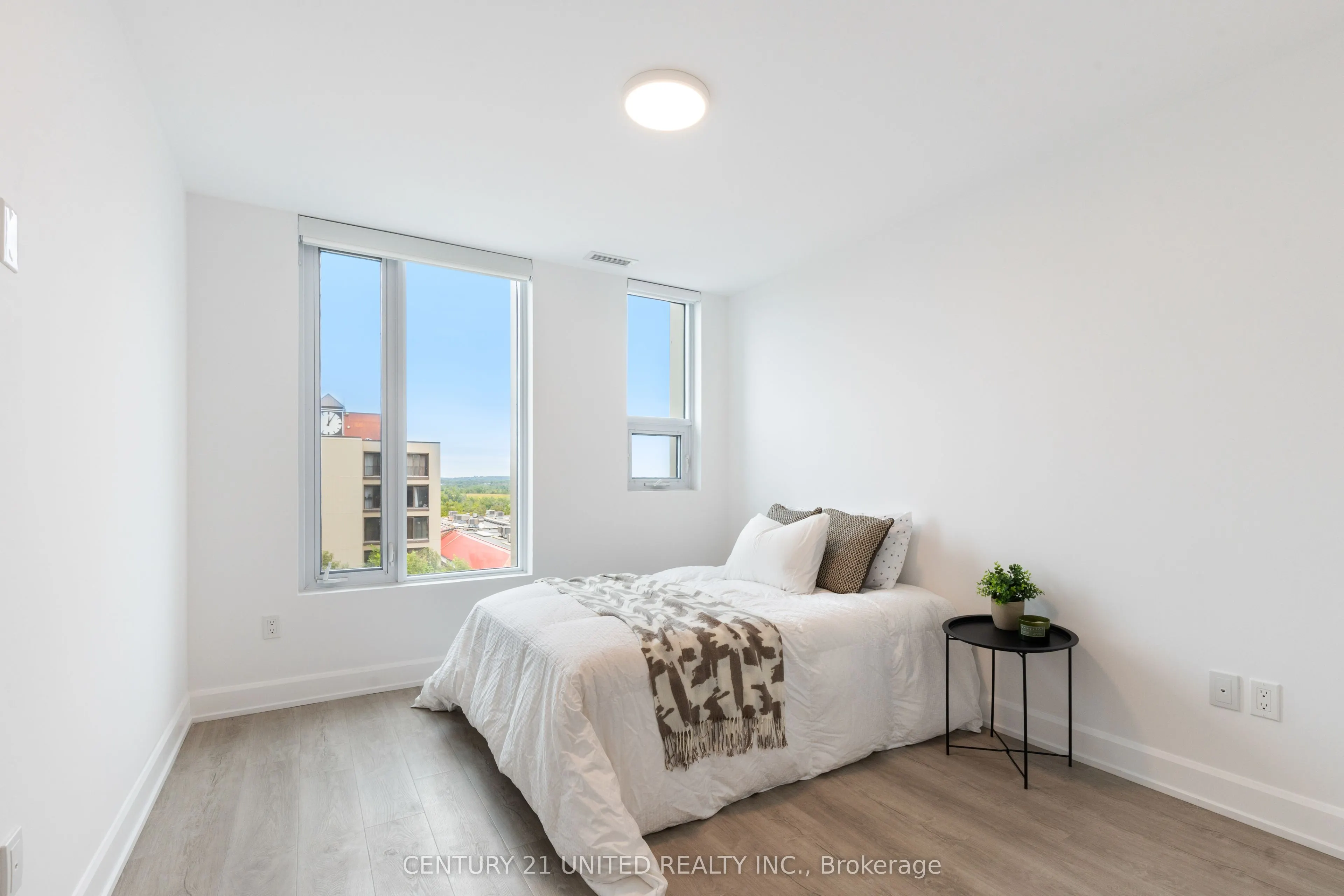 195 Hunter Street E, #705