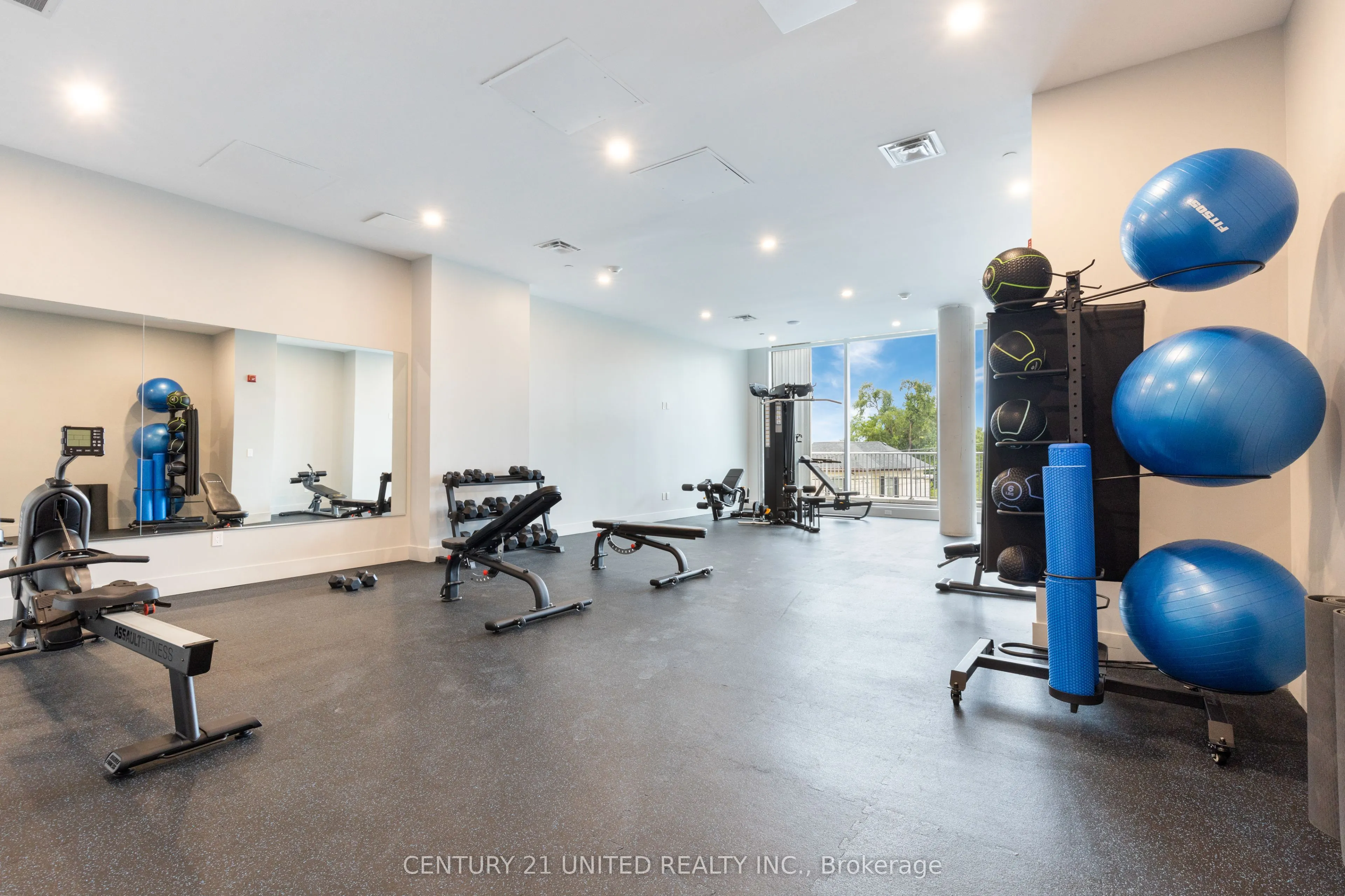 195 Hunter Street E, #705