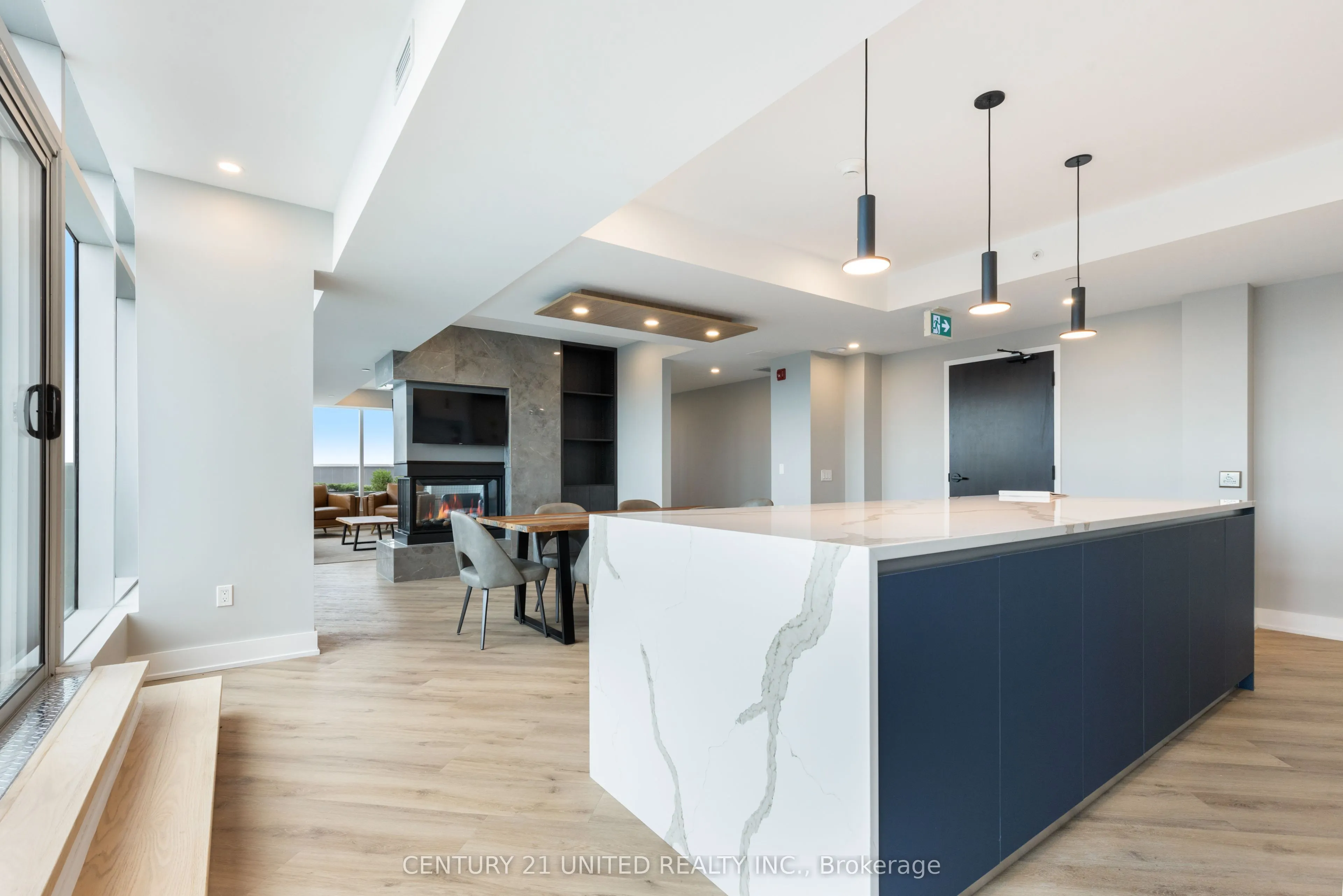 195 Hunter Street E, #705