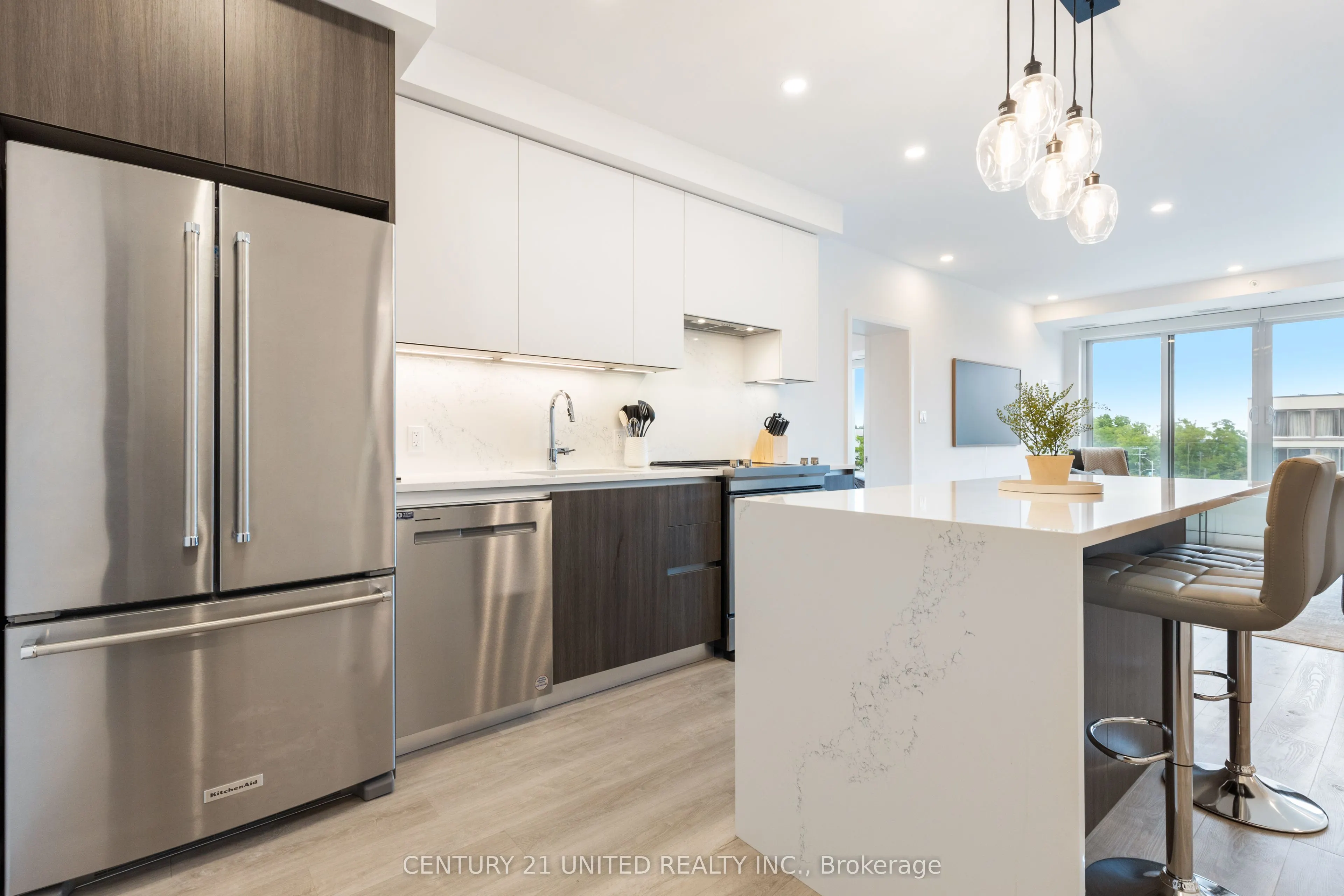 195 Hunter Street E, #705