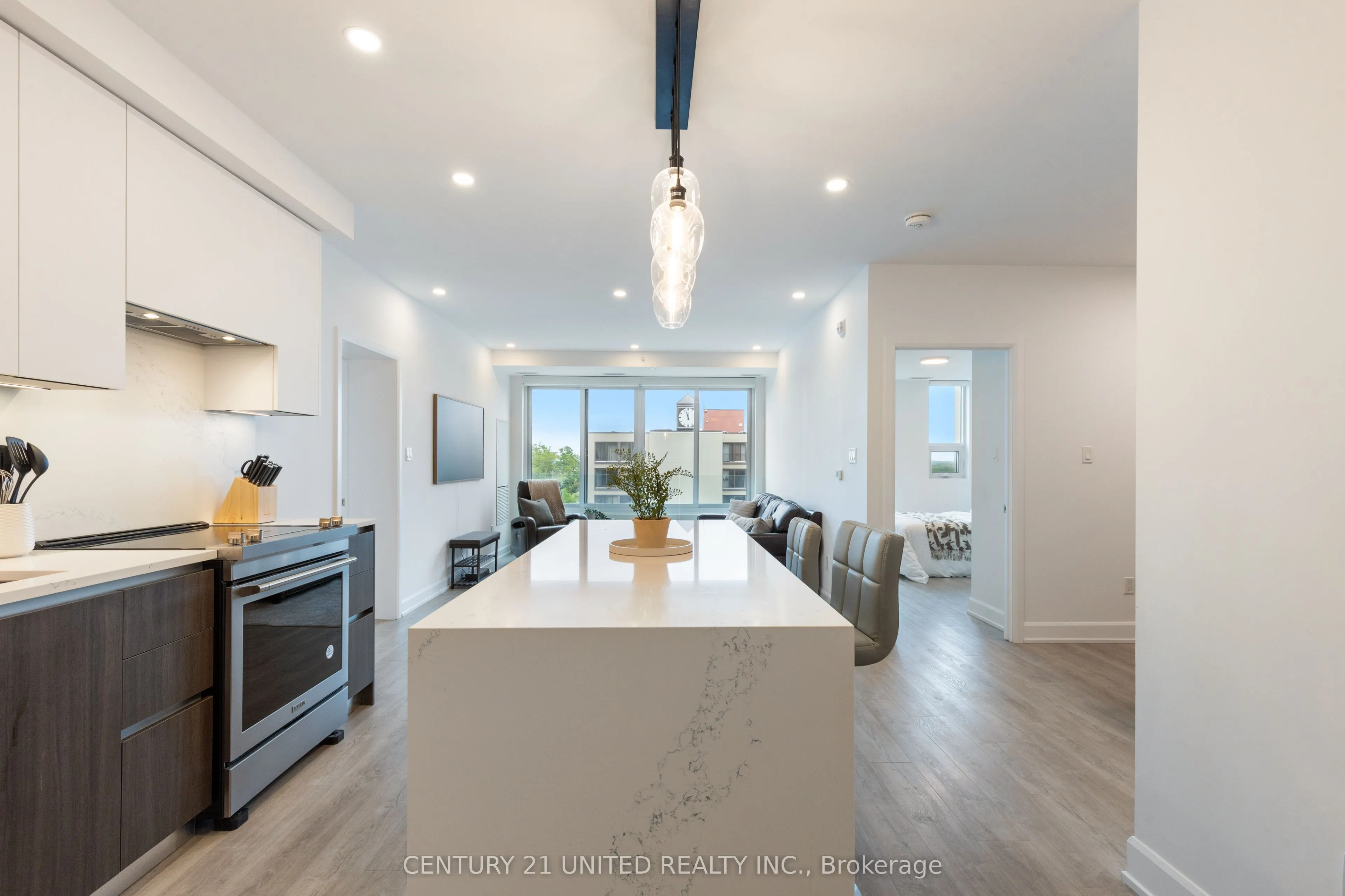 195 Hunter Street E, #705