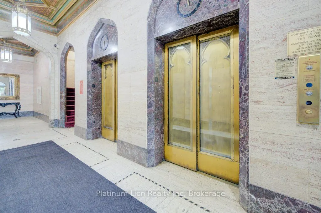 36 James Street S, #1102