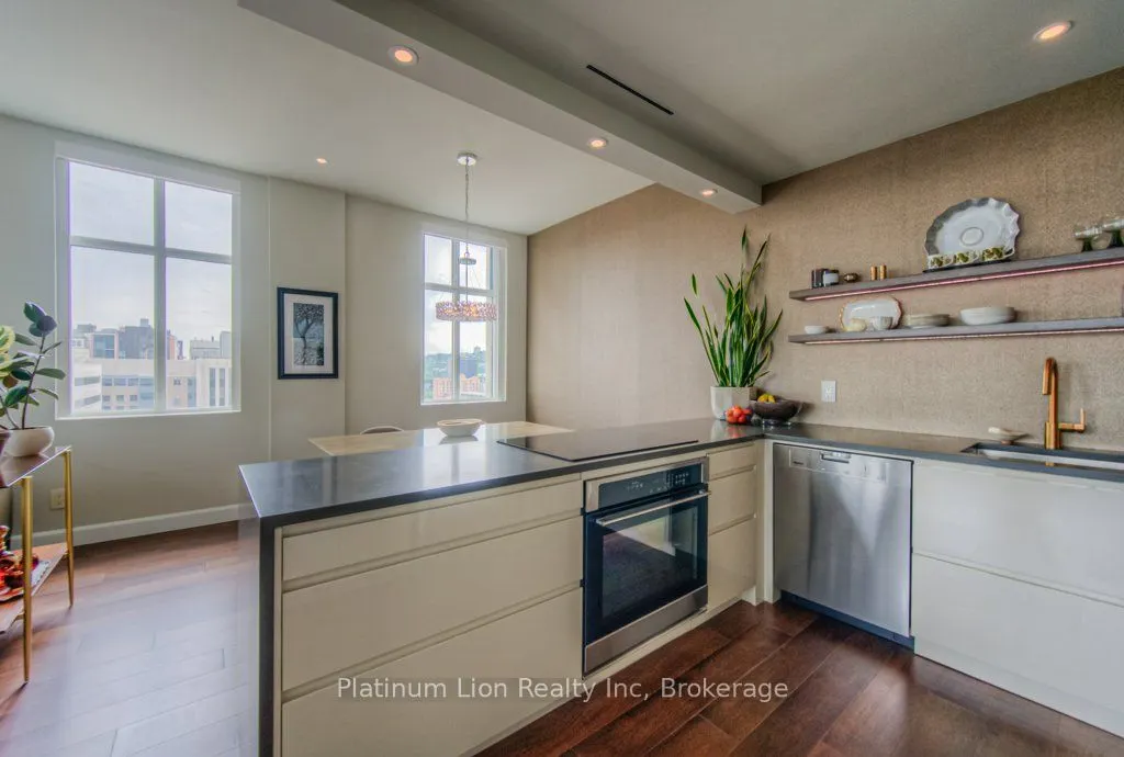 36 James Street S, #1102