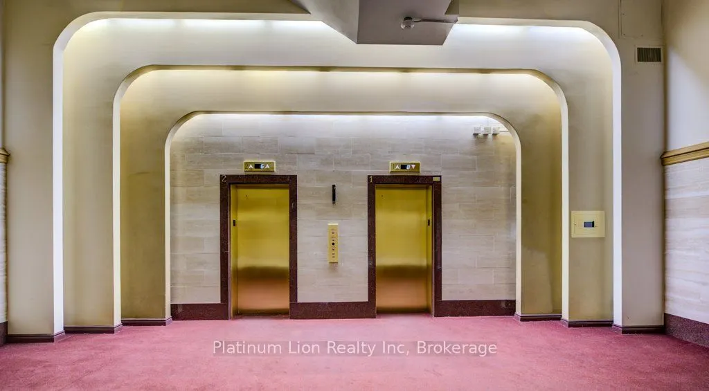 36 James Street S, #1102