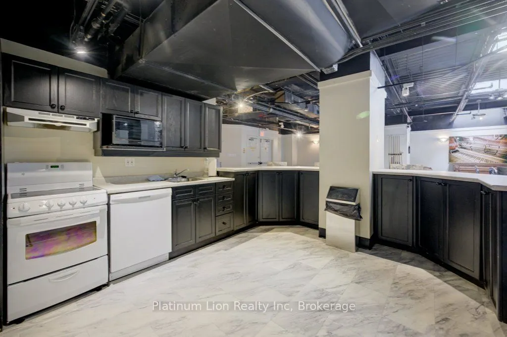 36 James Street S, #1102