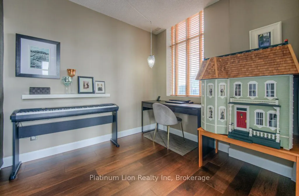 36 James Street S, #1102