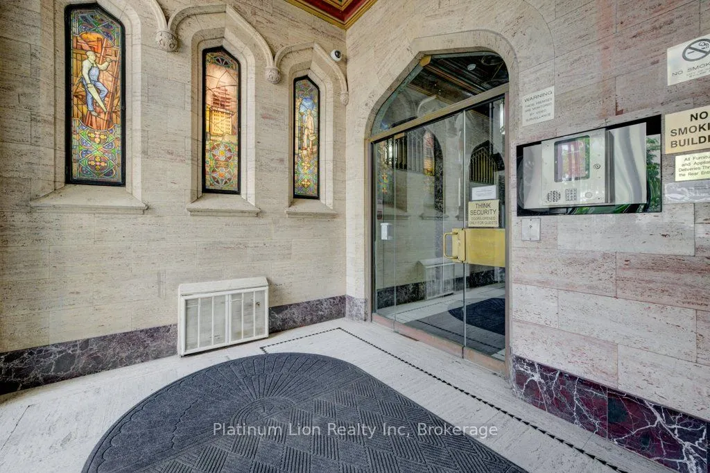 36 James Street S, #1102
