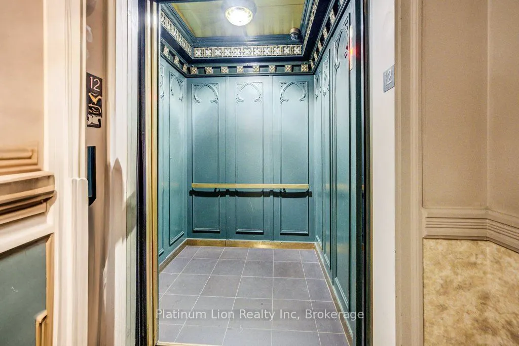 36 James Street S, #1102