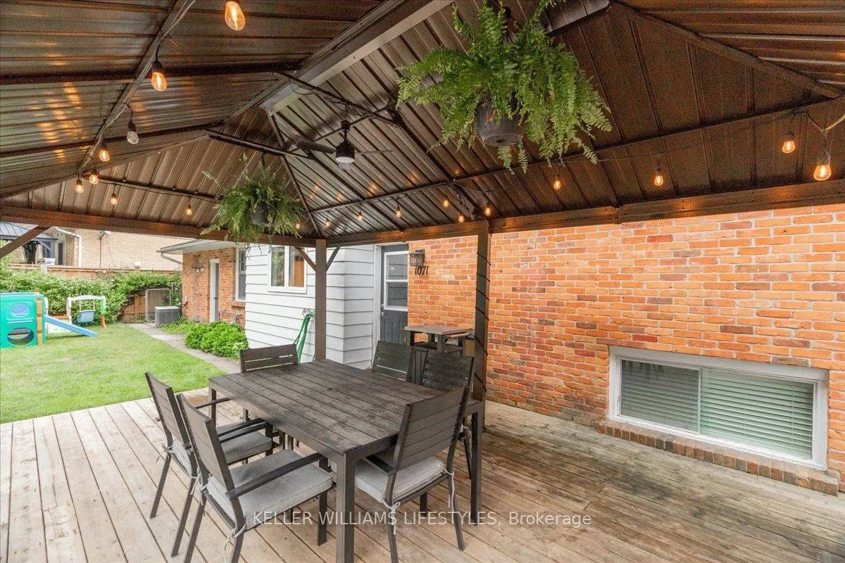 1071 St Croix Avenue