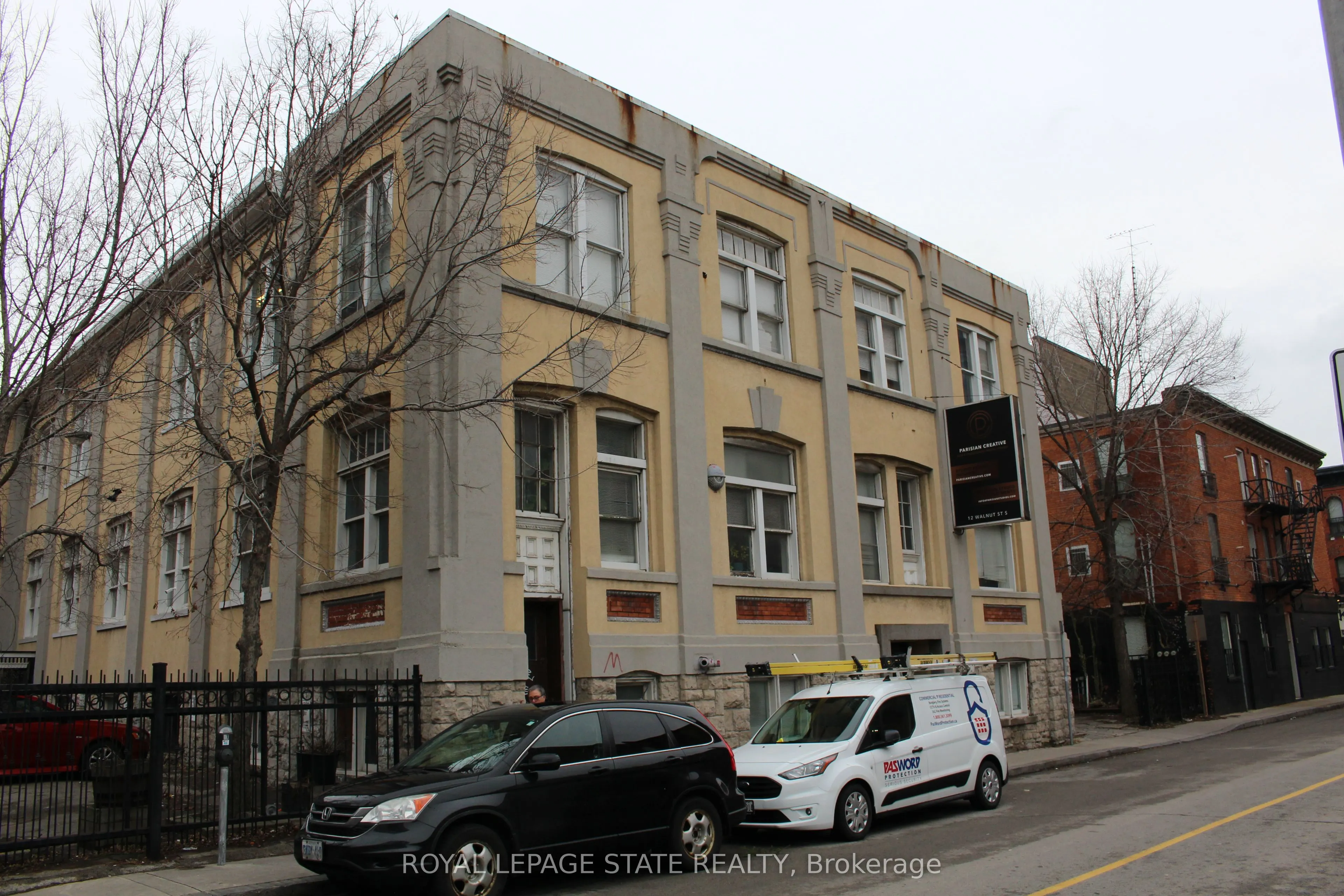 12 Walnut Street S