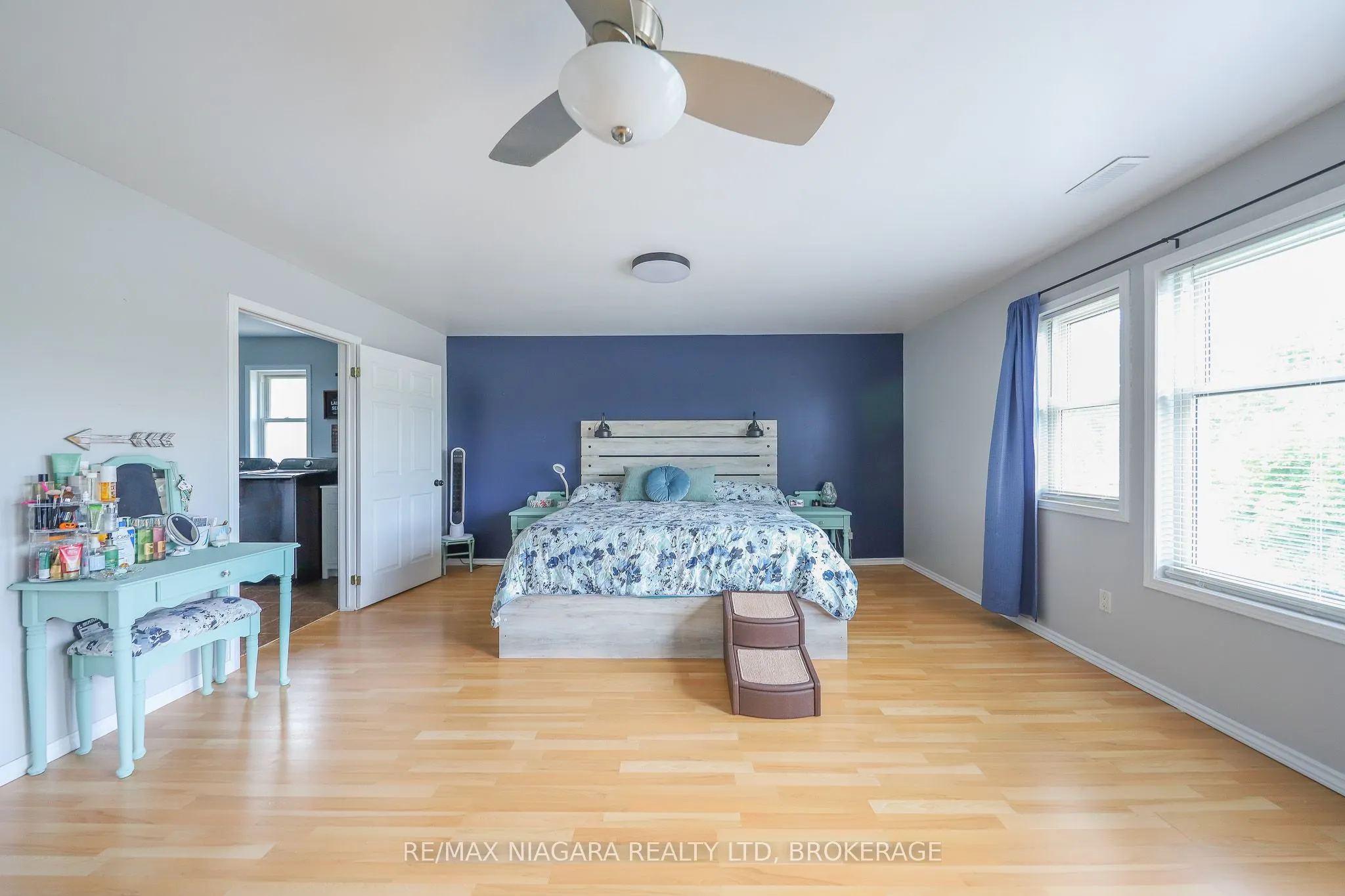 18 Roxborough Court