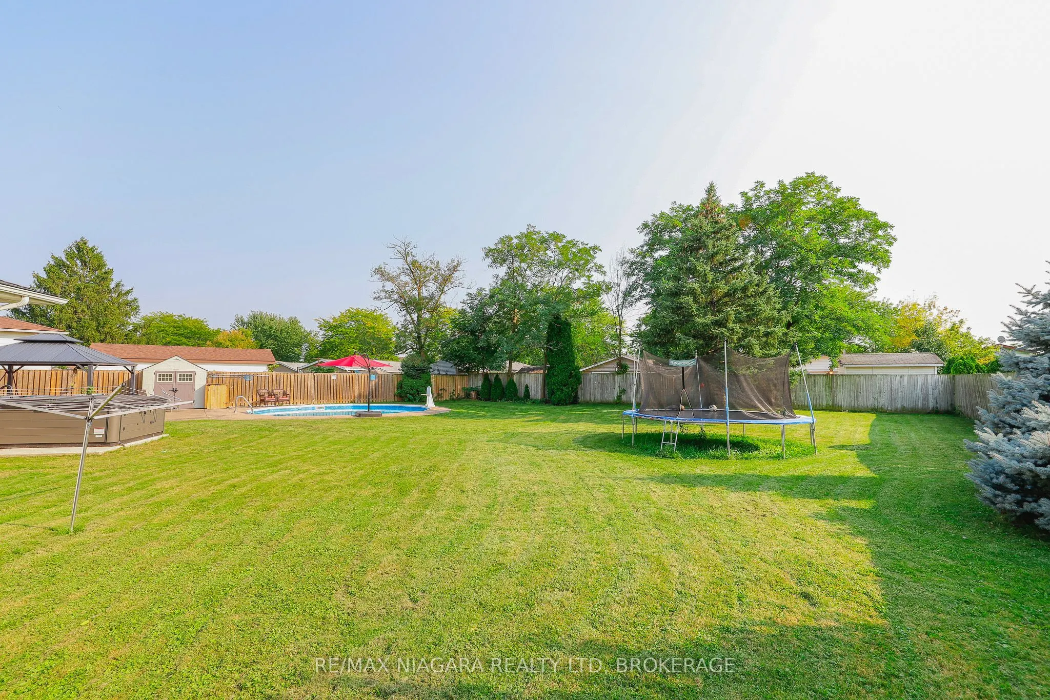 18 Roxborough Court