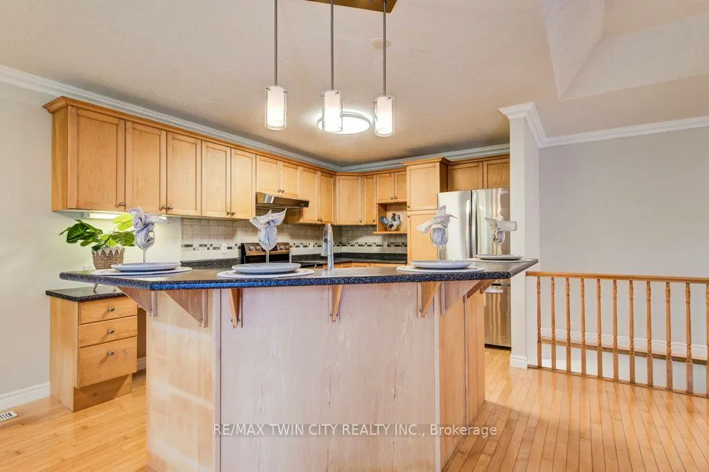 670 Salzburg Drive SW