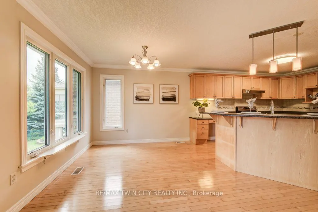 670 Salzburg Drive SW