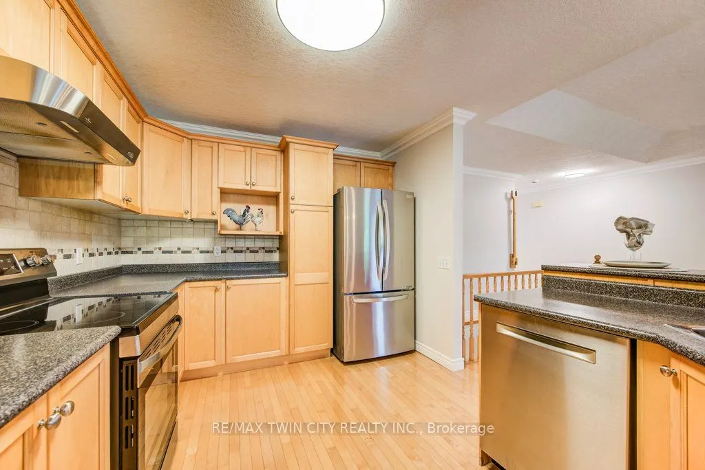670 Salzburg Drive SW