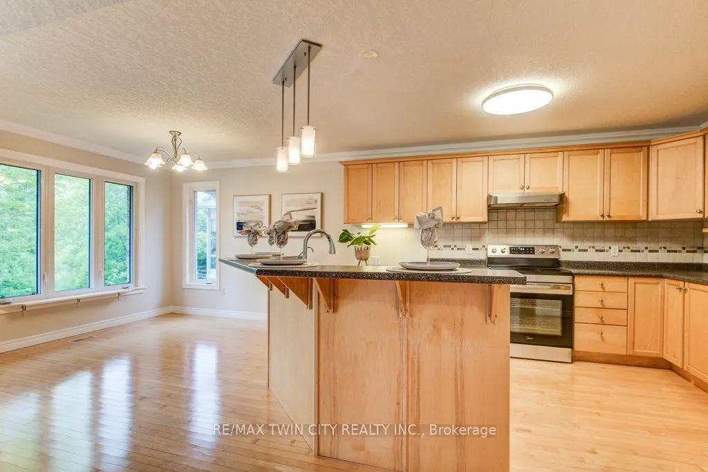 670 Salzburg Drive SW