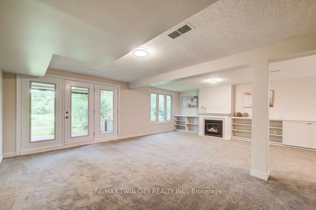 670 Salzburg Drive SW