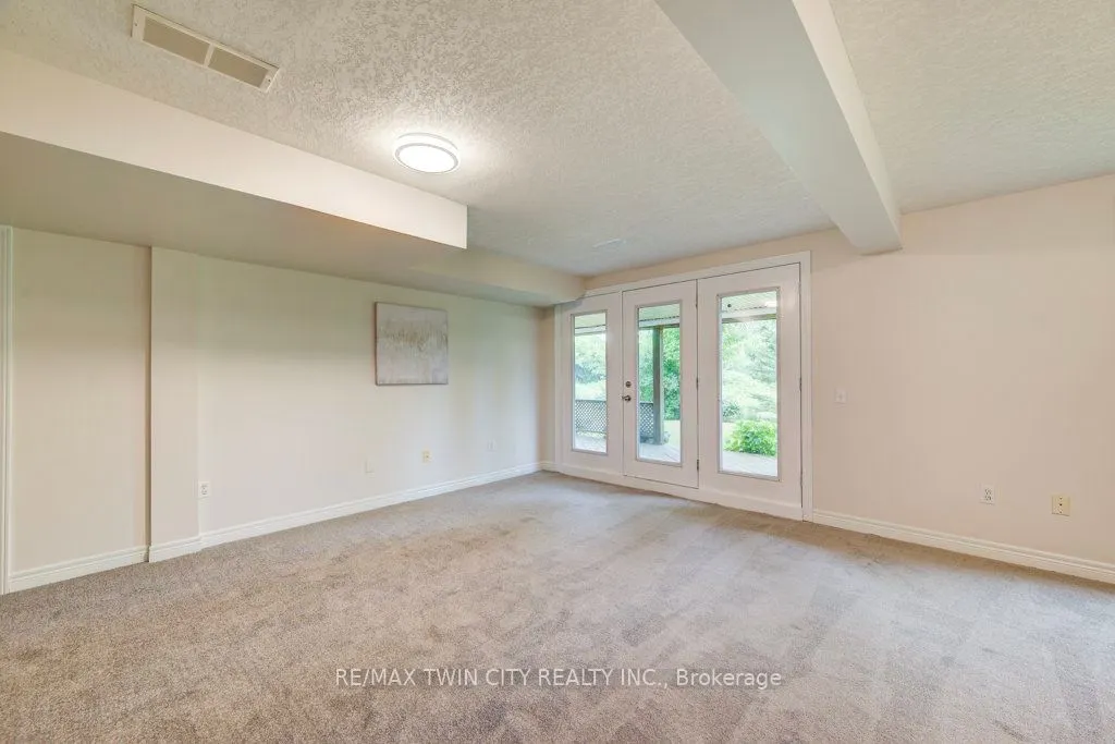 670 Salzburg Drive SW