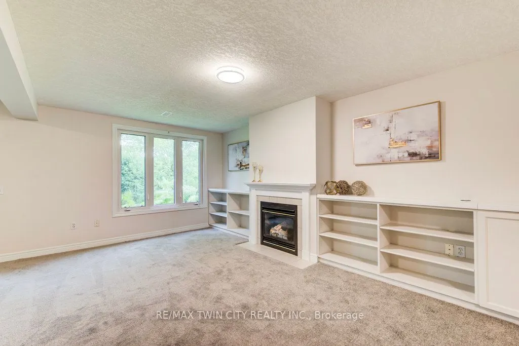 670 Salzburg Drive SW