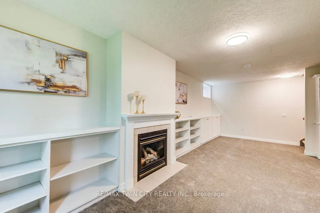 670 Salzburg Drive SW