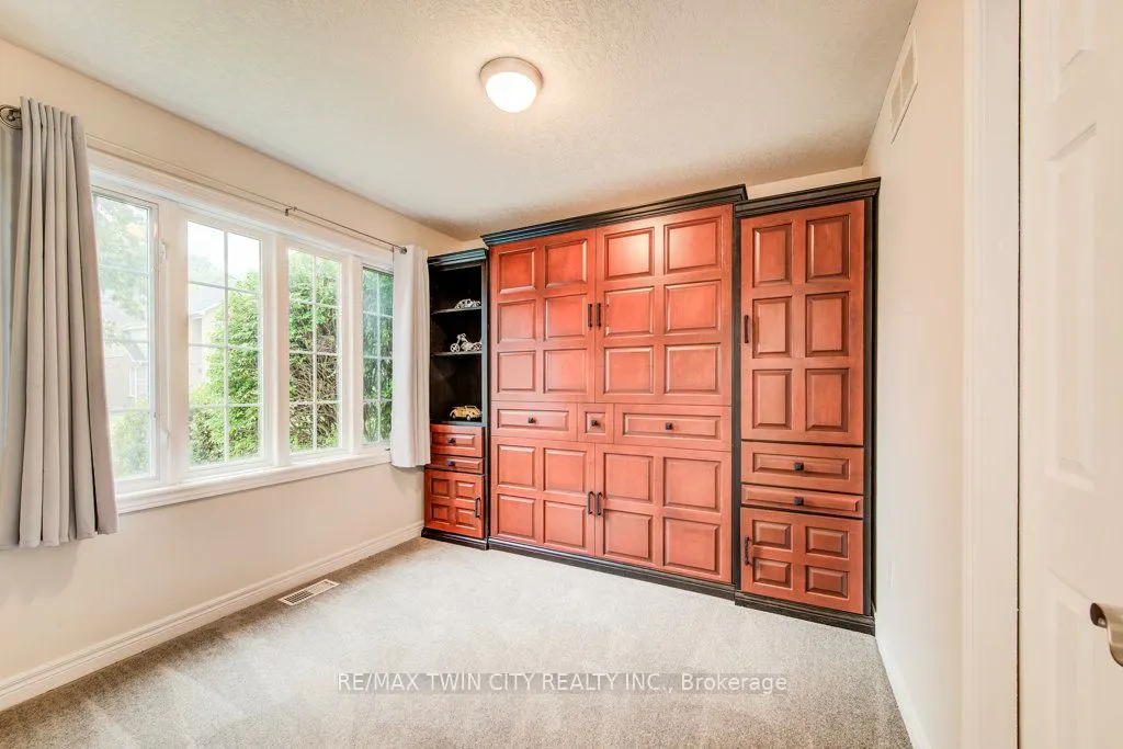 670 Salzburg Drive SW