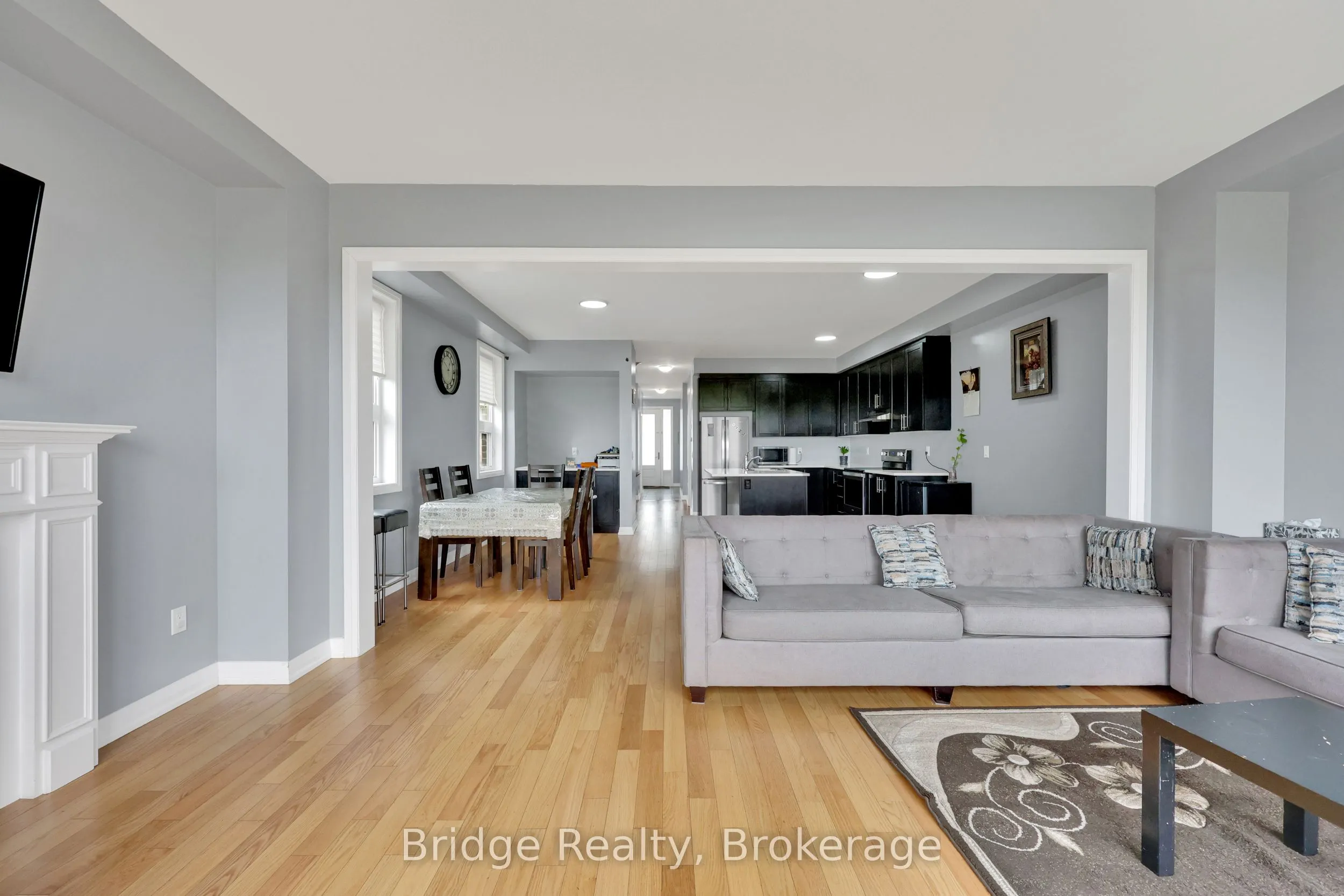 898 Sobeski Avenue