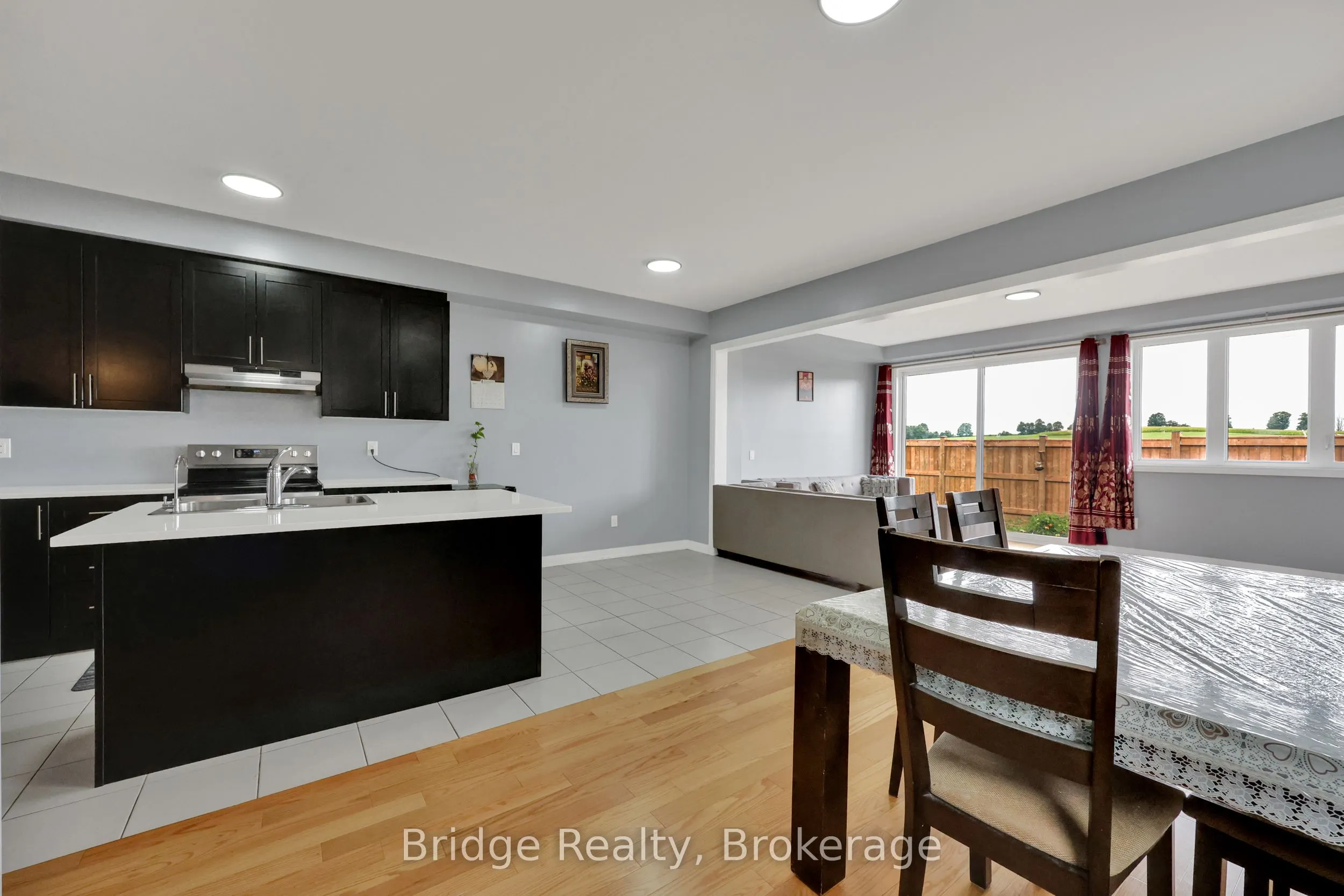 898 Sobeski Avenue