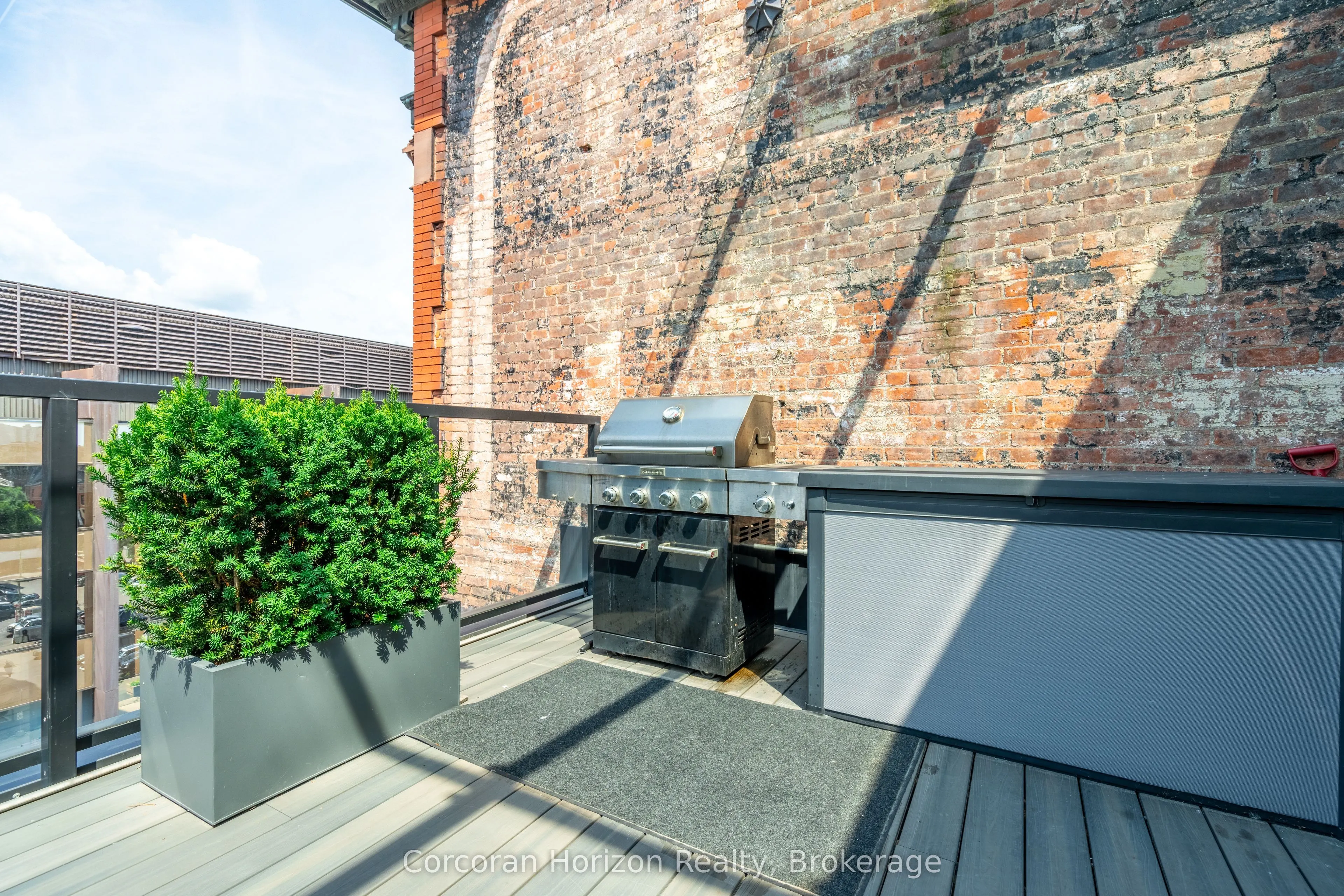 12 JAMES Street N, #201-B