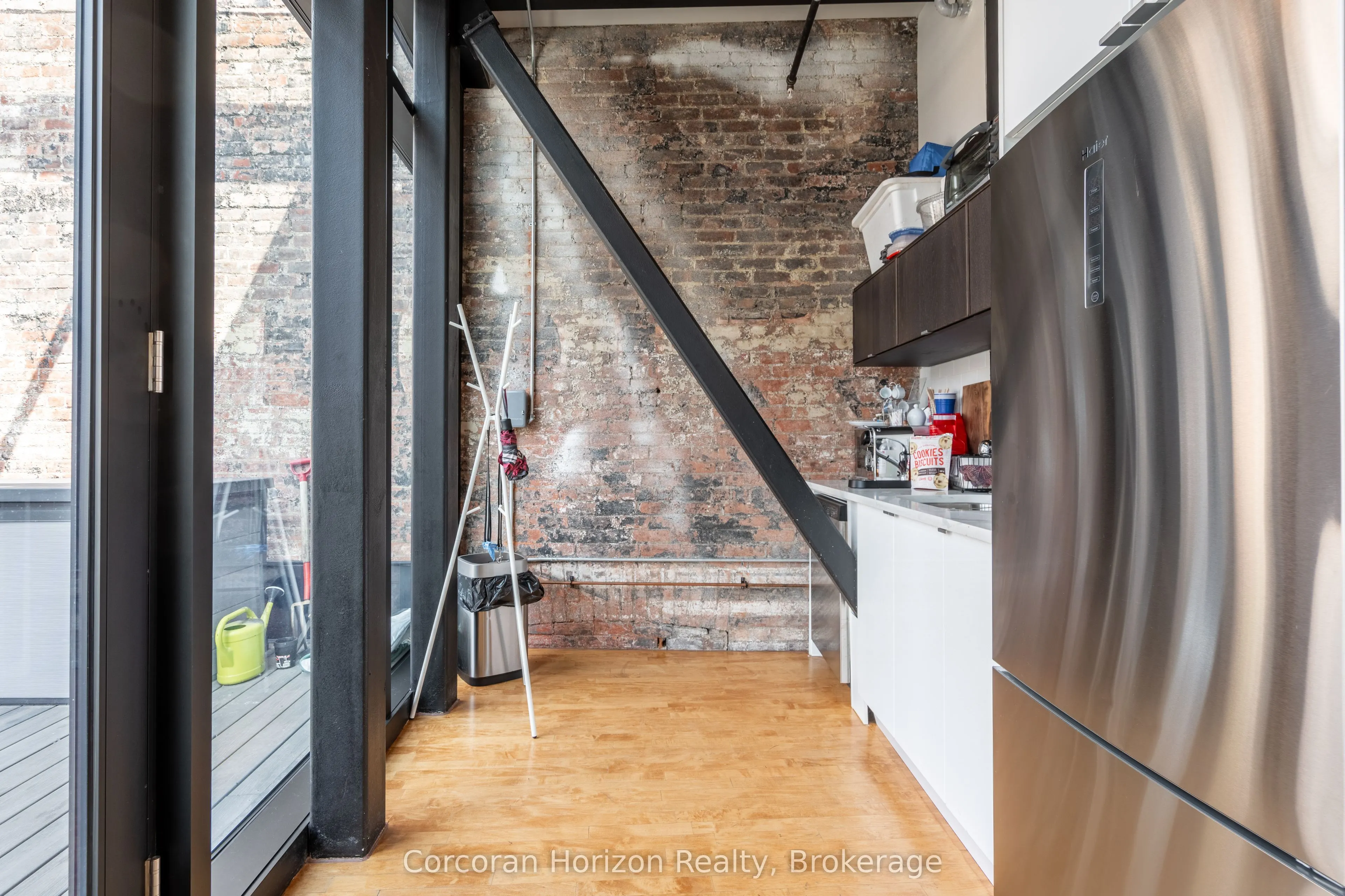 12 JAMES Street N, #201-B