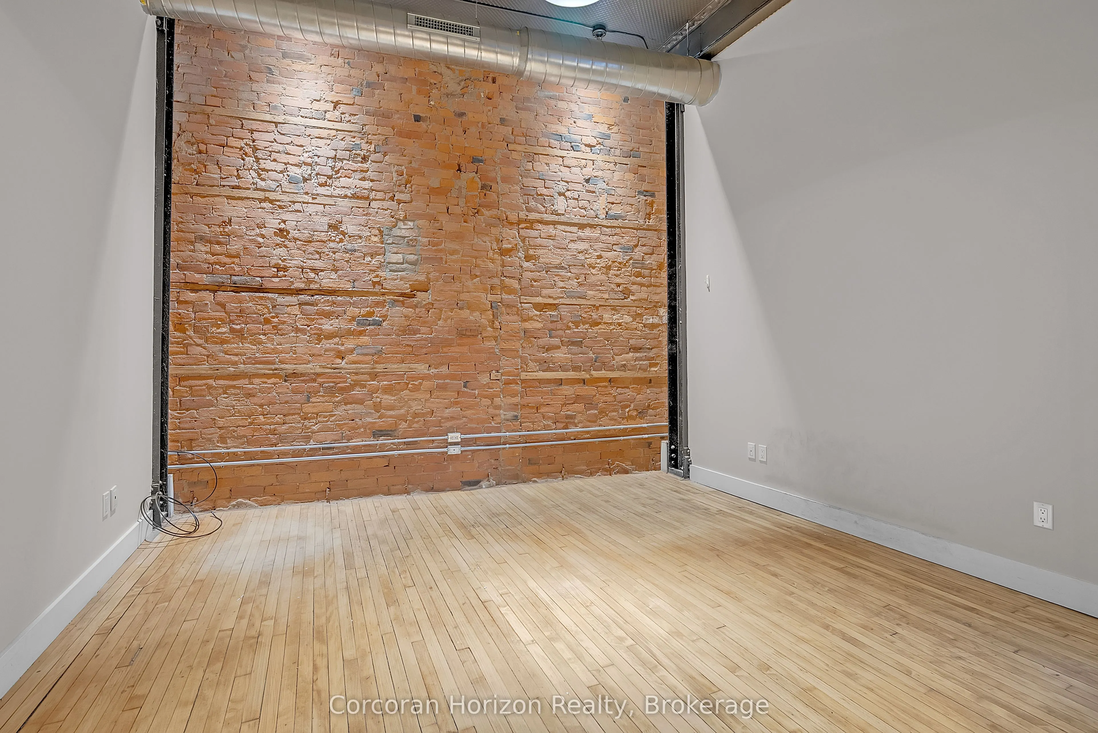 12 JAMES Street N, #201-B