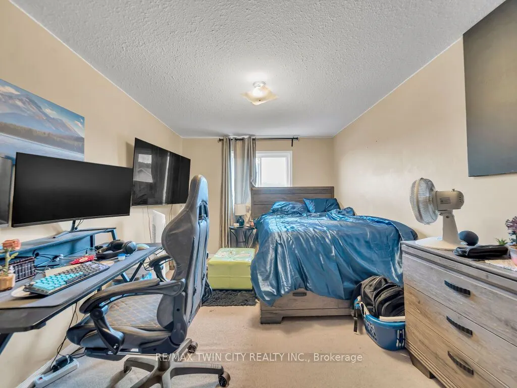 53 Foxglove Crescent