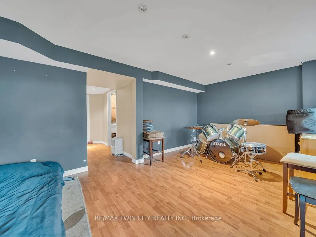 53 Foxglove Crescent
