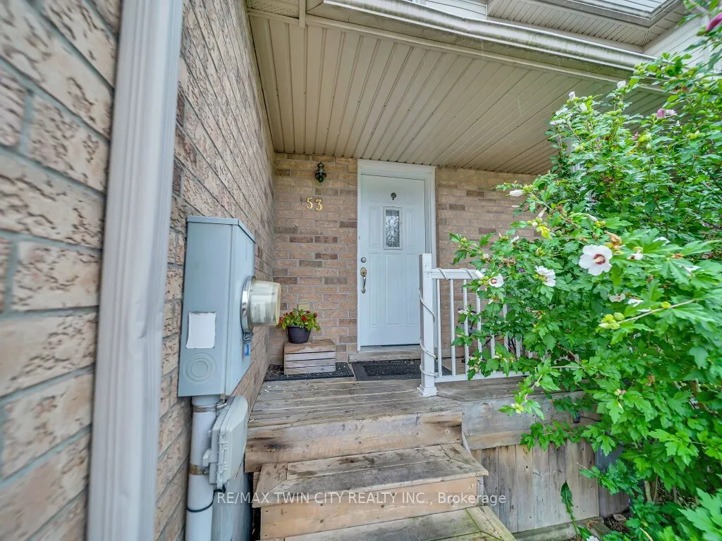 53 Foxglove Crescent
