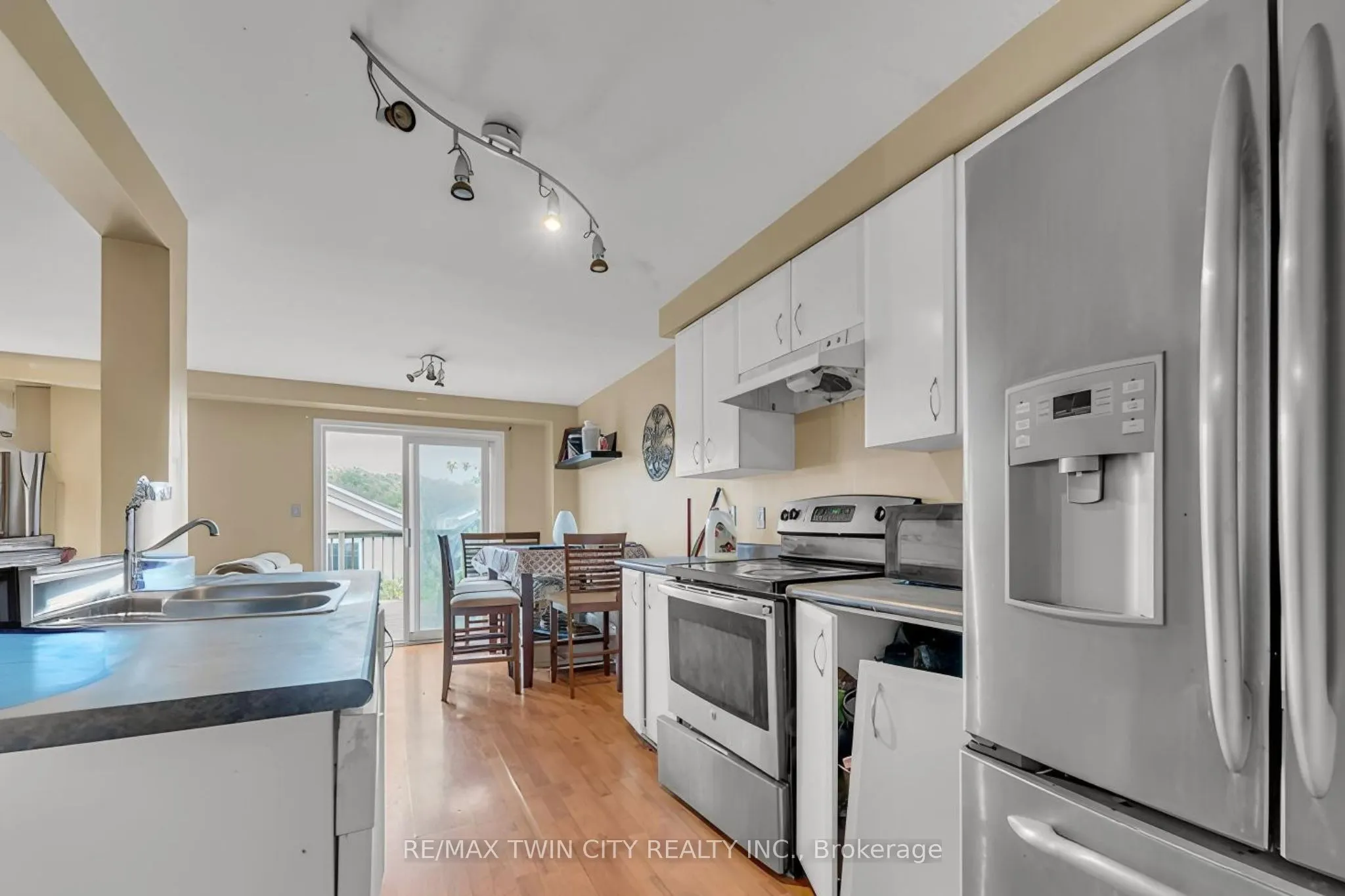53 Foxglove Crescent