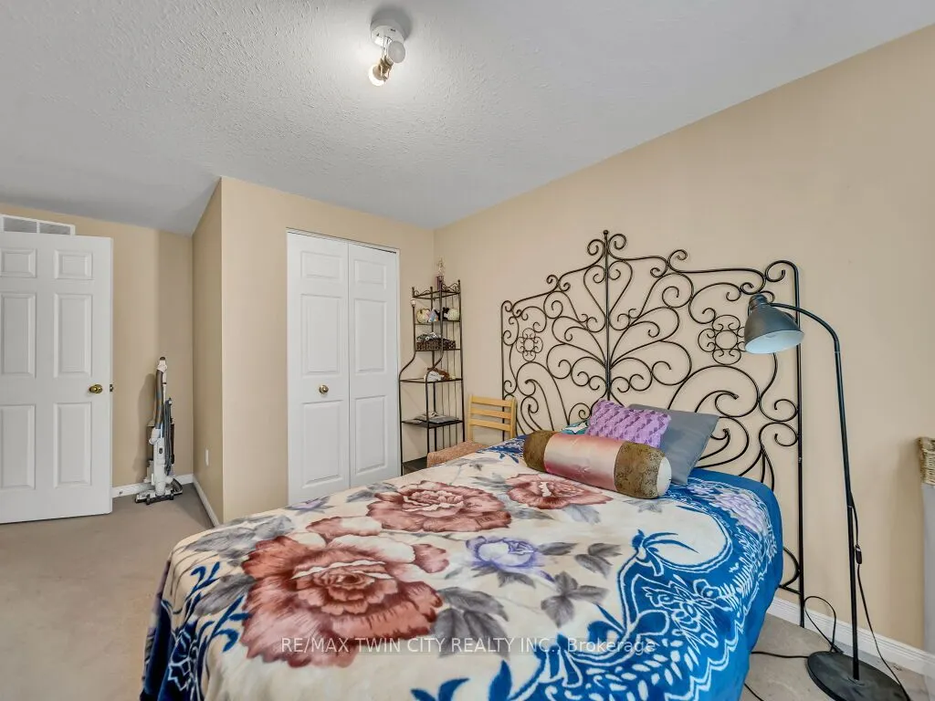 53 Foxglove Crescent