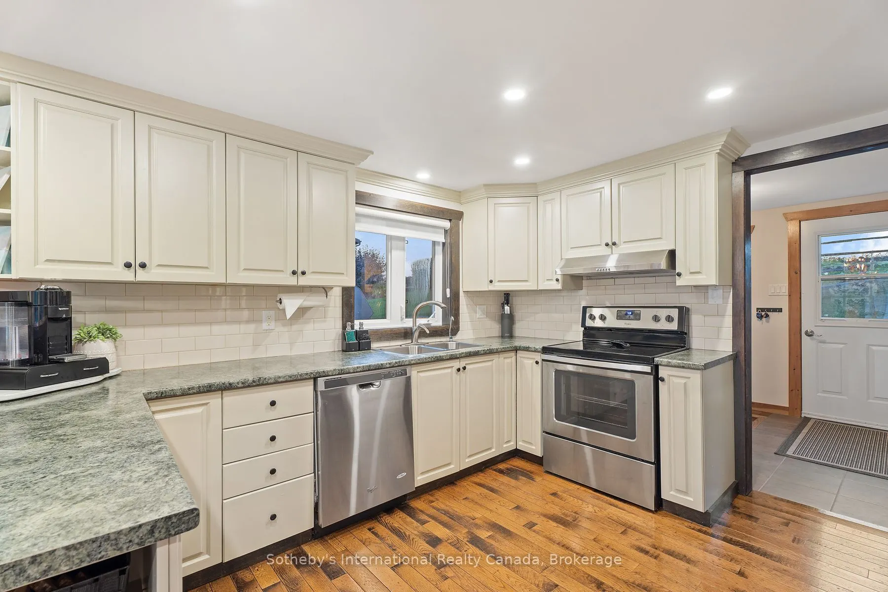 1111 Maplehurst Drive