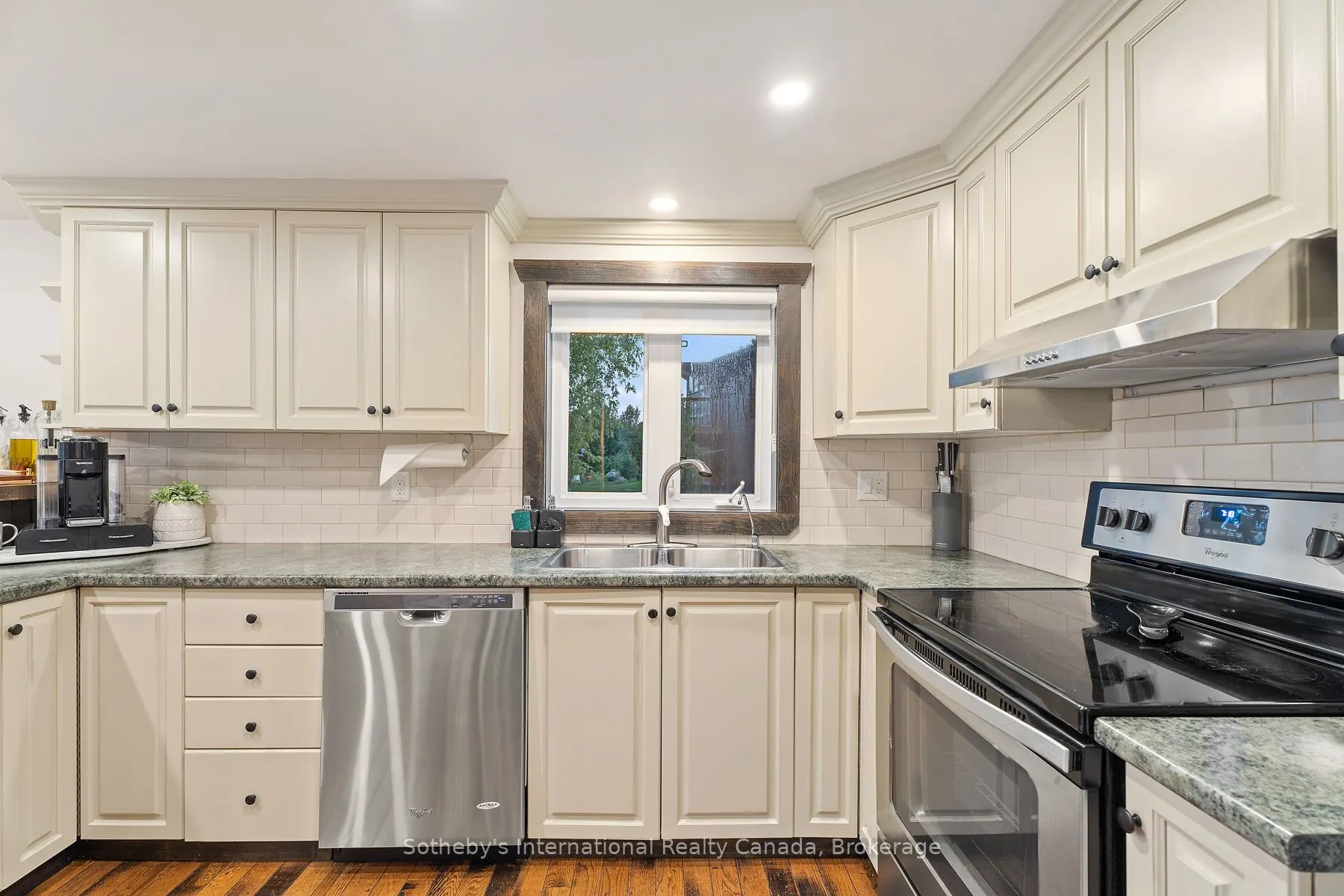 1111 Maplehurst Drive