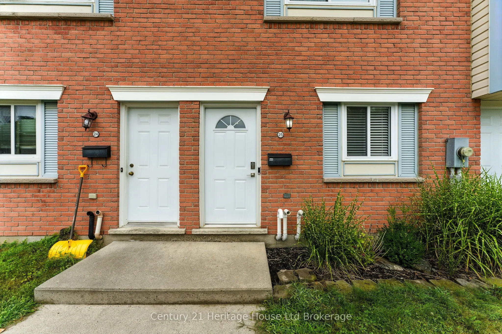 141 Bay Street, #25