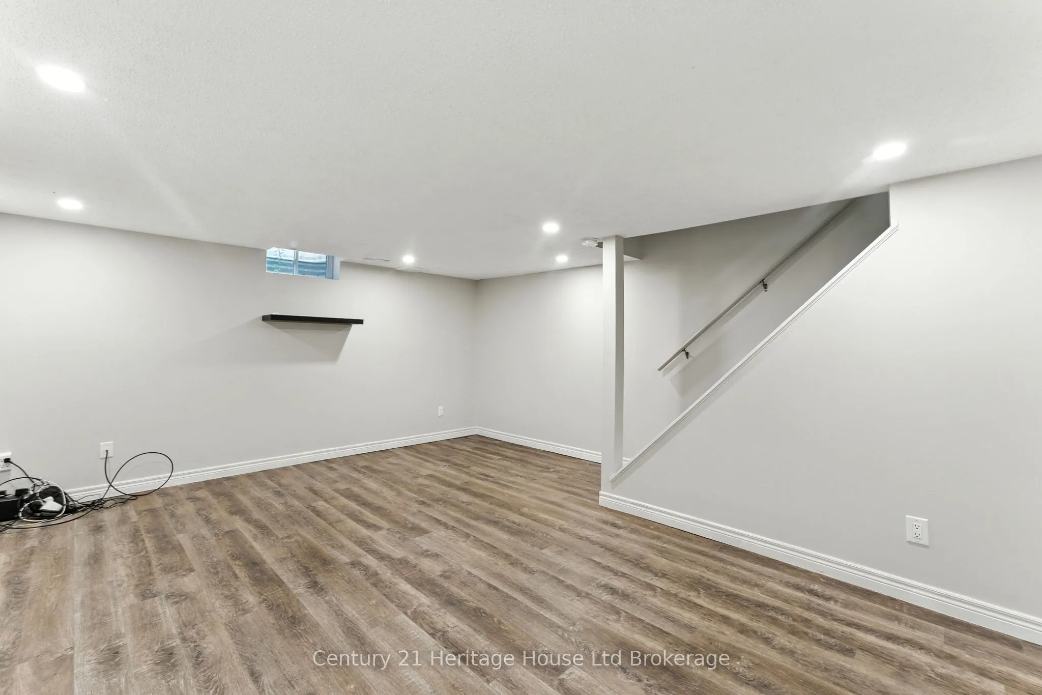 141 Bay Street, #25