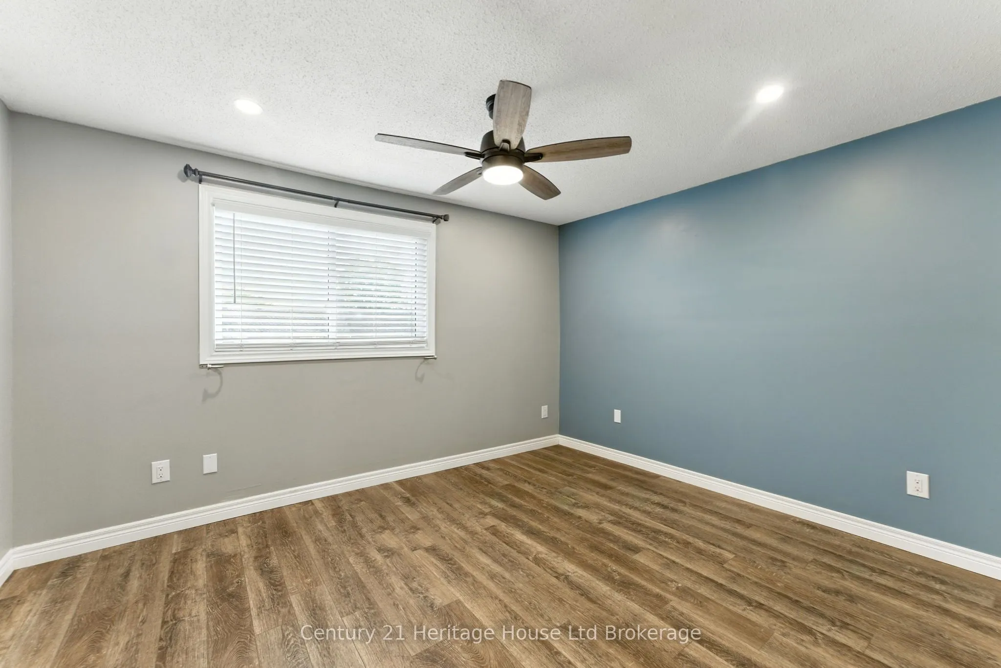 141 Bay Street, #25