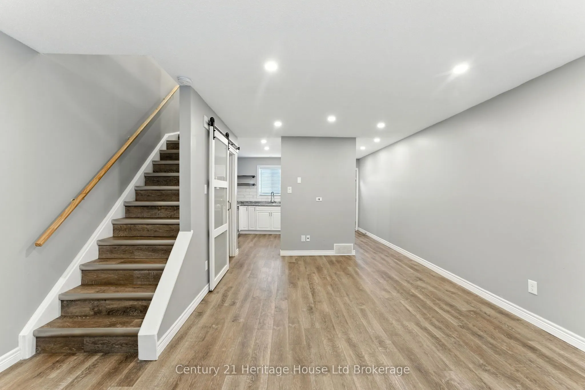 141 Bay Street, #25