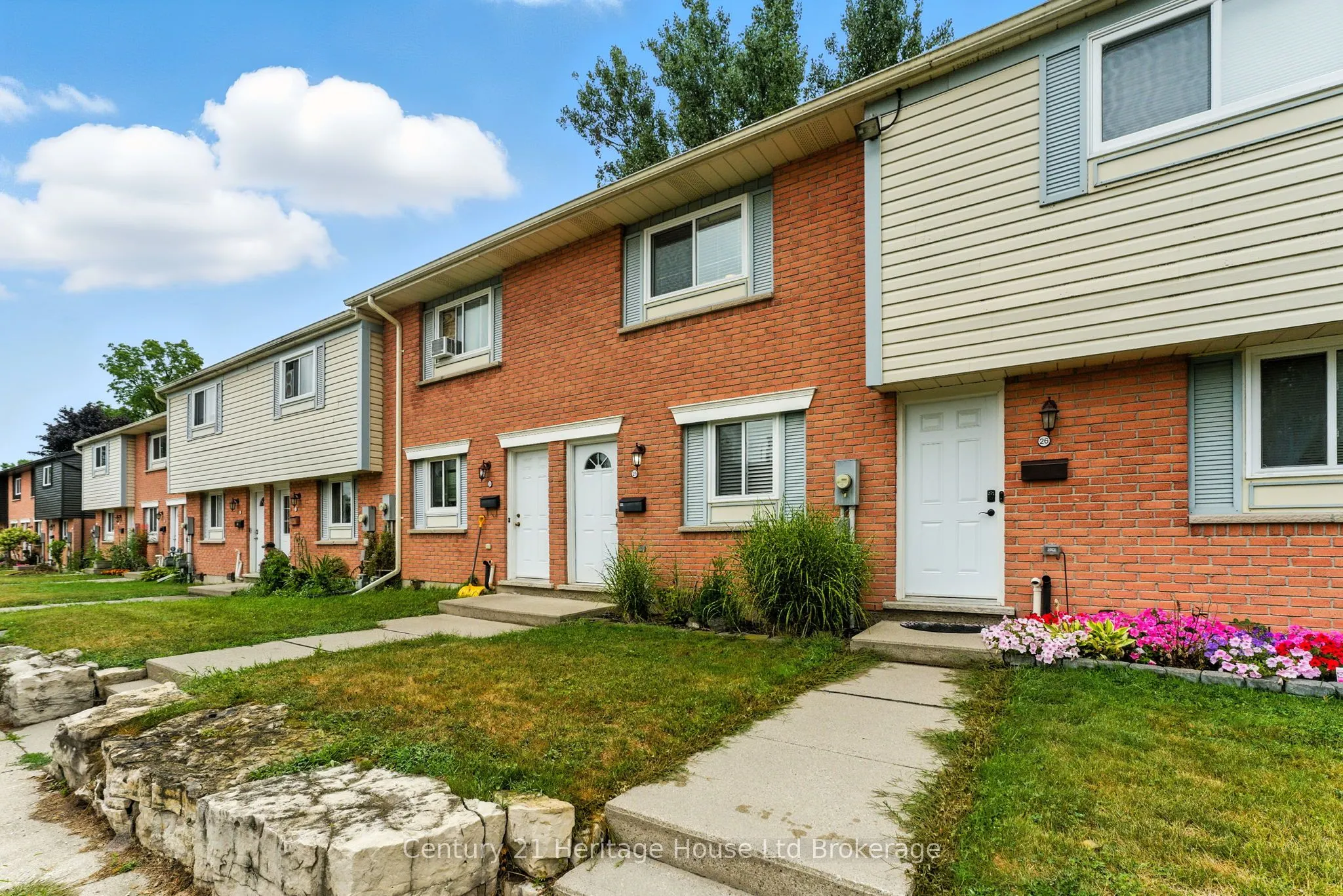 141 Bay Street, #25