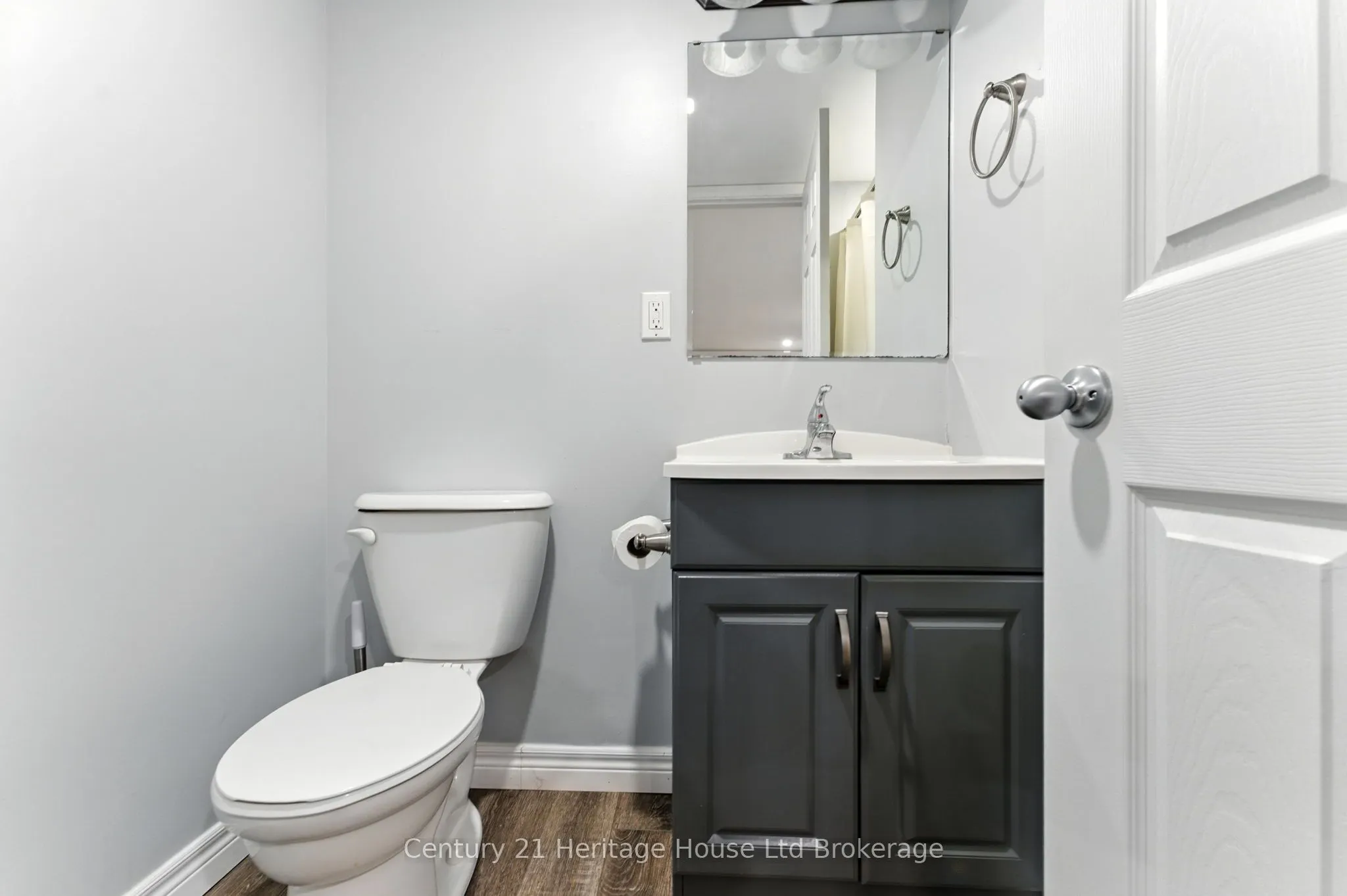 141 Bay Street, #25